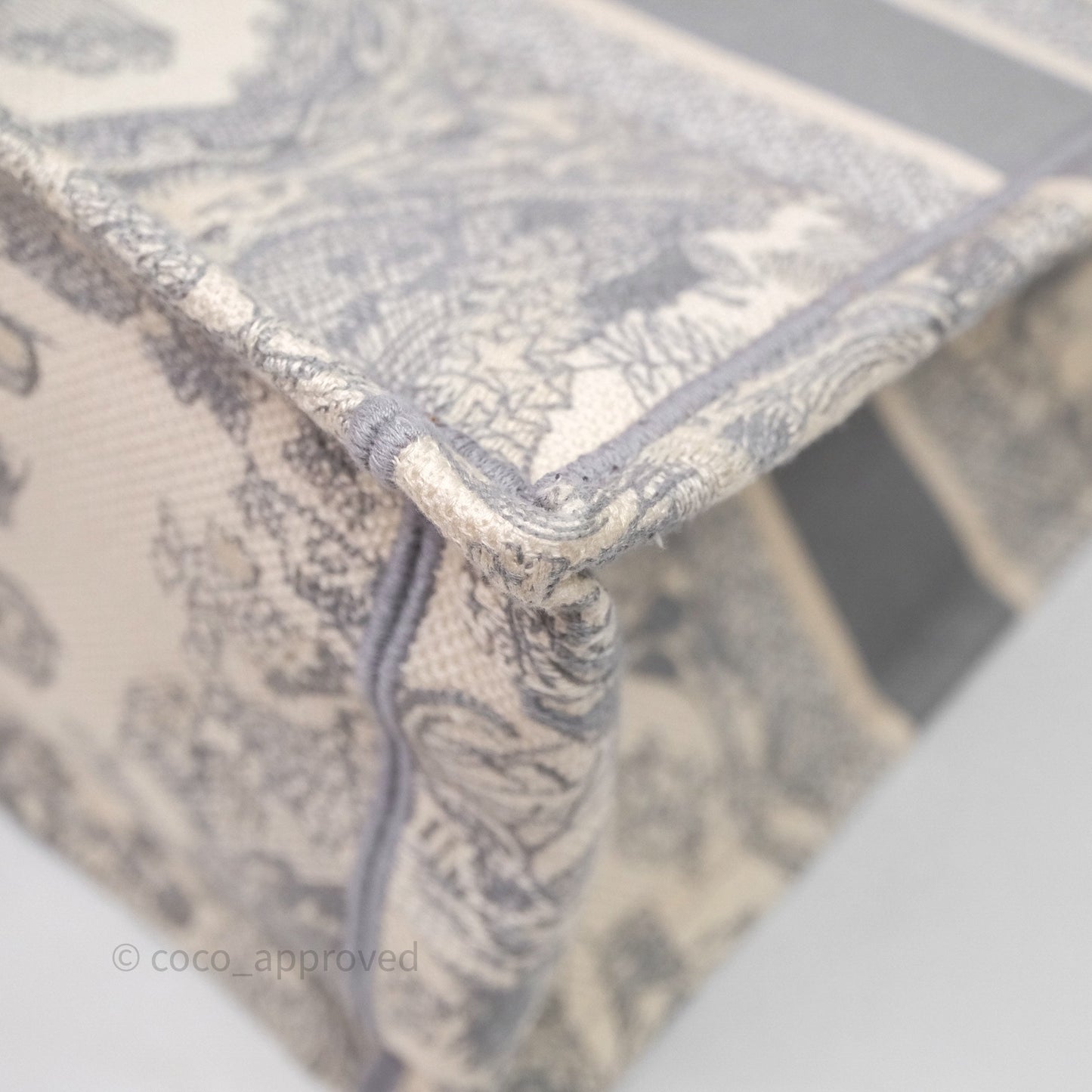 Christian Dior Medium (Old Small) Embroidered Toile De Jouy Light Grey Canvas Book Tote