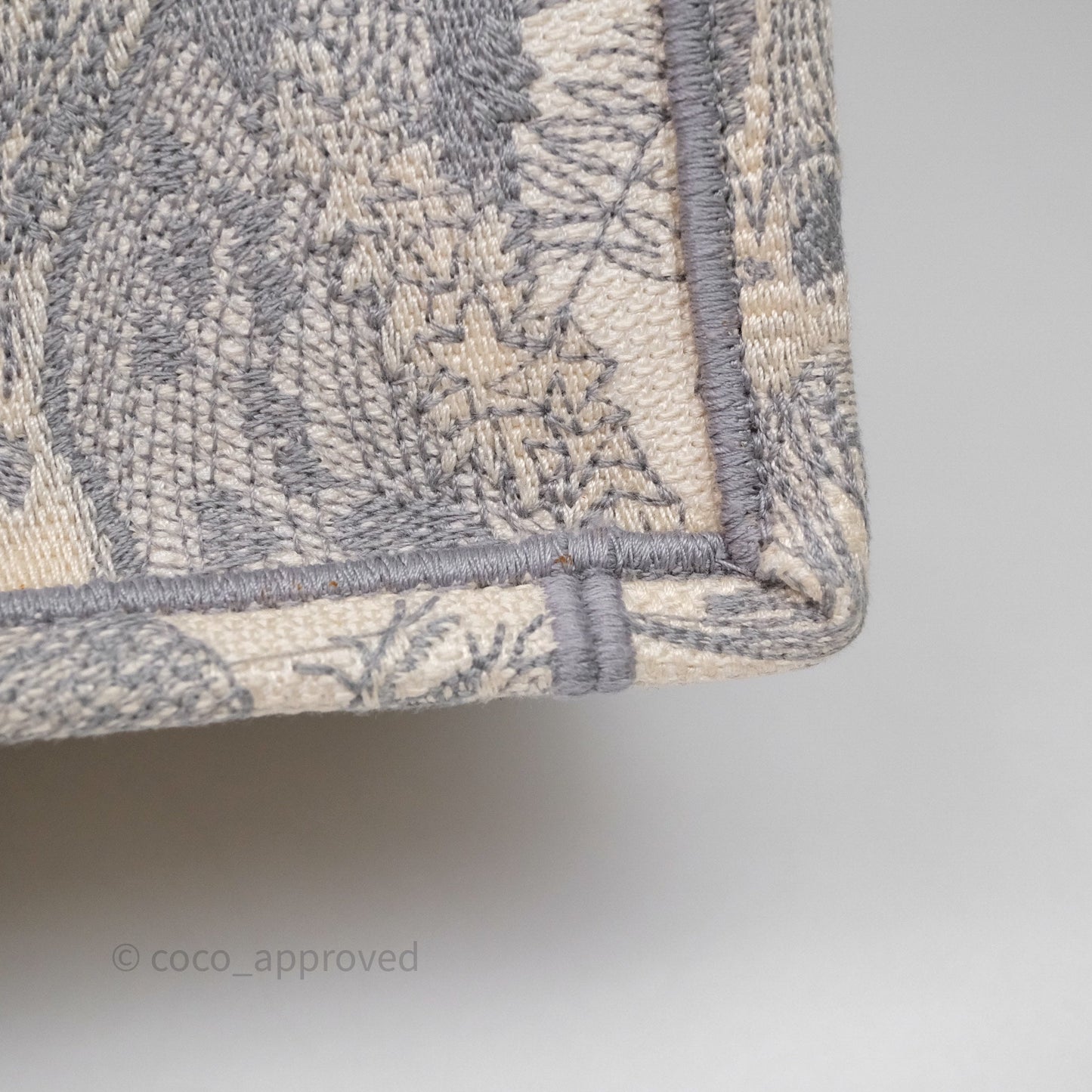 Christian Dior Medium (Old Small) Embroidered Toile De Jouy Light Grey Canvas Book Tote