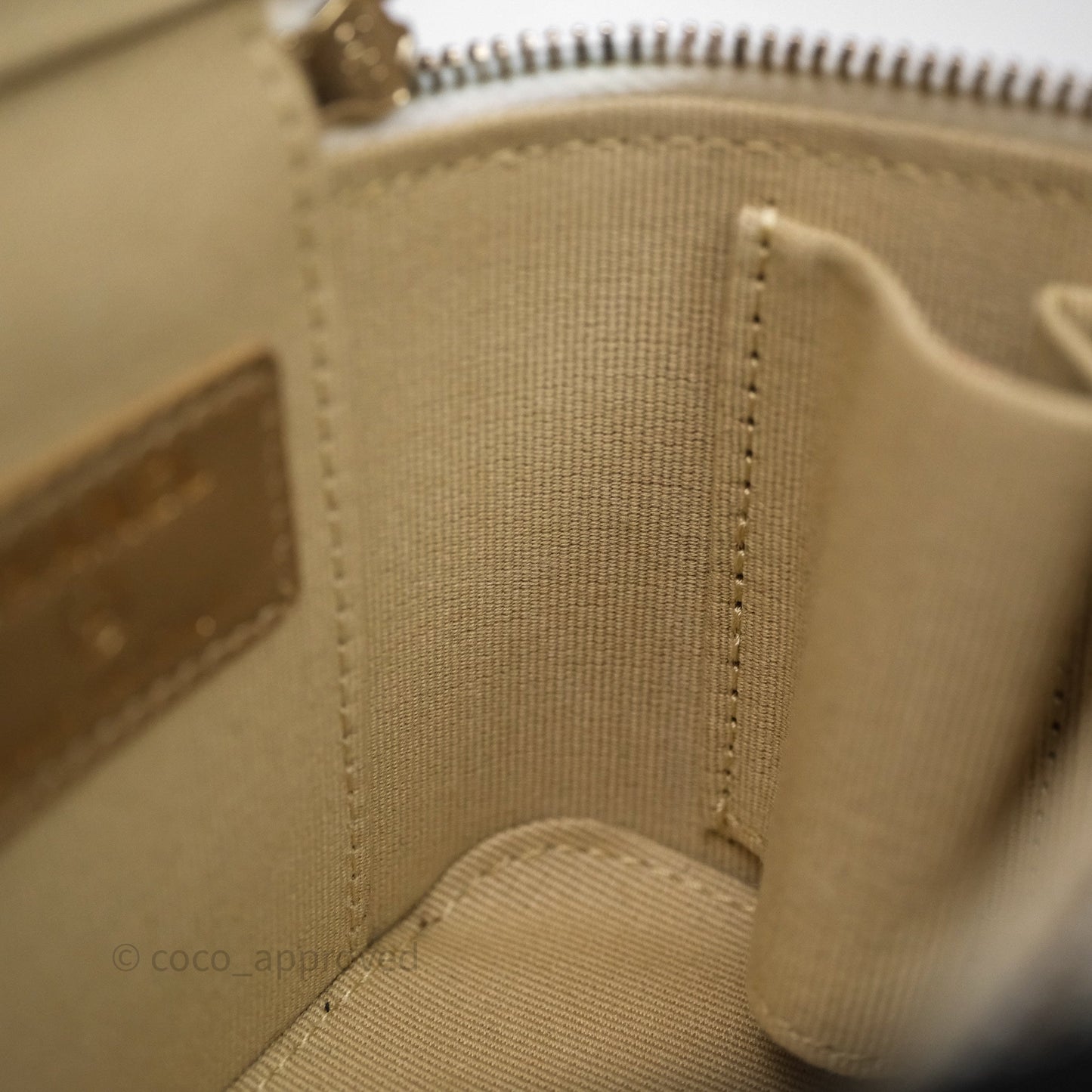 Chanel Mini Pearl Crush Vanity With Chain White Aged Gold Hardware