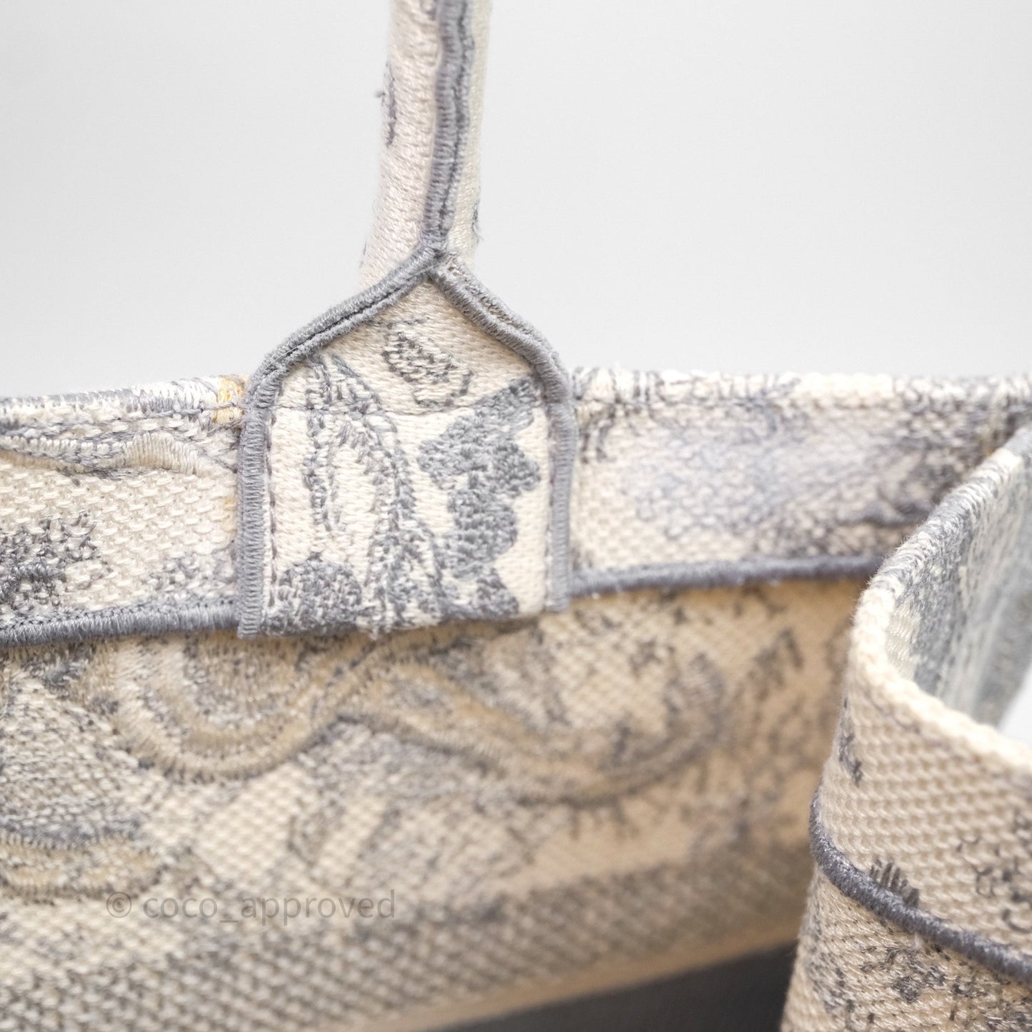 Christian Dior Medium (Old Small) Embroidered Toile De Jouy Light Grey Canvas Book Tote