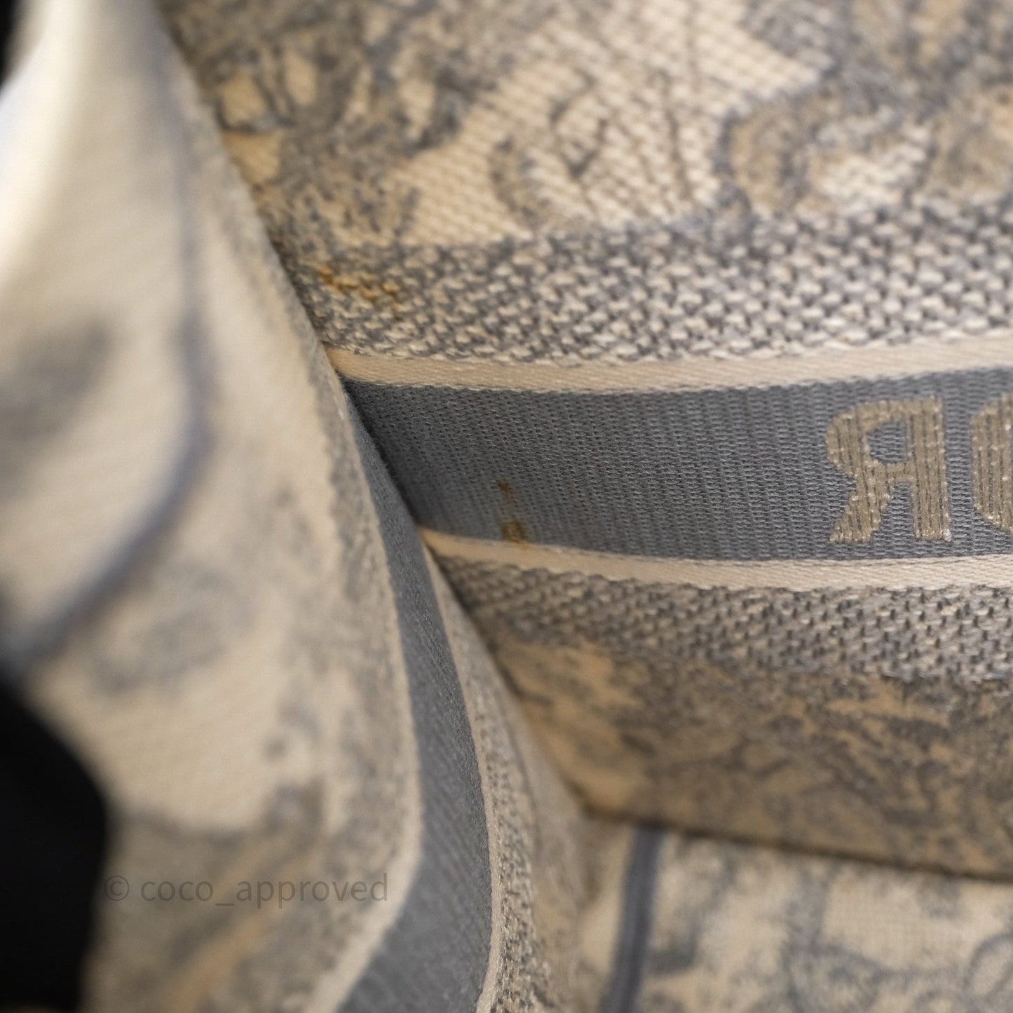 Christian Dior Medium (Old Small) Embroidered Toile De Jouy Light Grey Canvas Book Tote