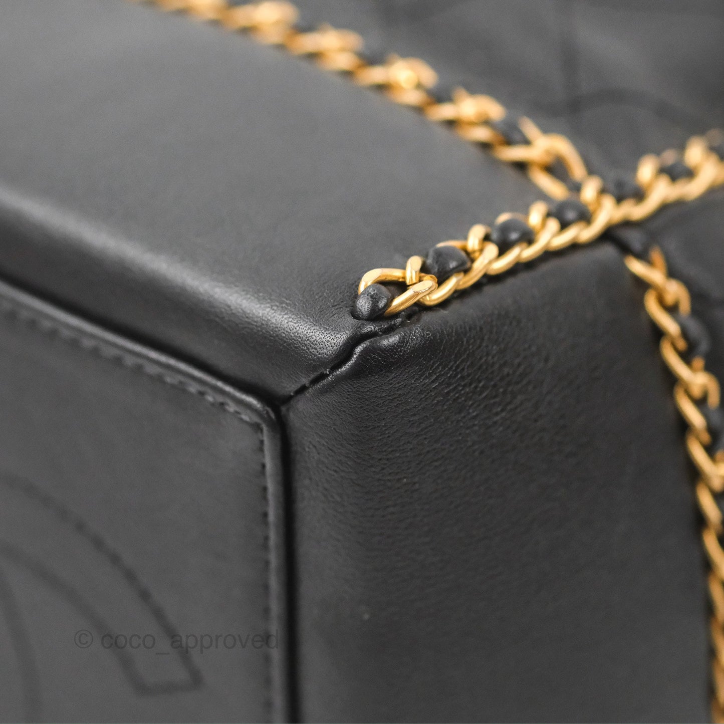 Chanel Quilted Chain Drawstring Black Calfskin Gold Hardware