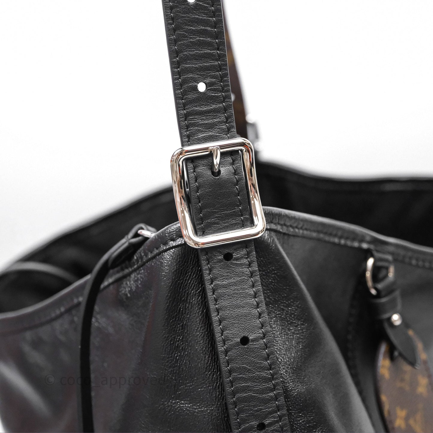 Louis Vuitton CarryAll Vibe MM Black