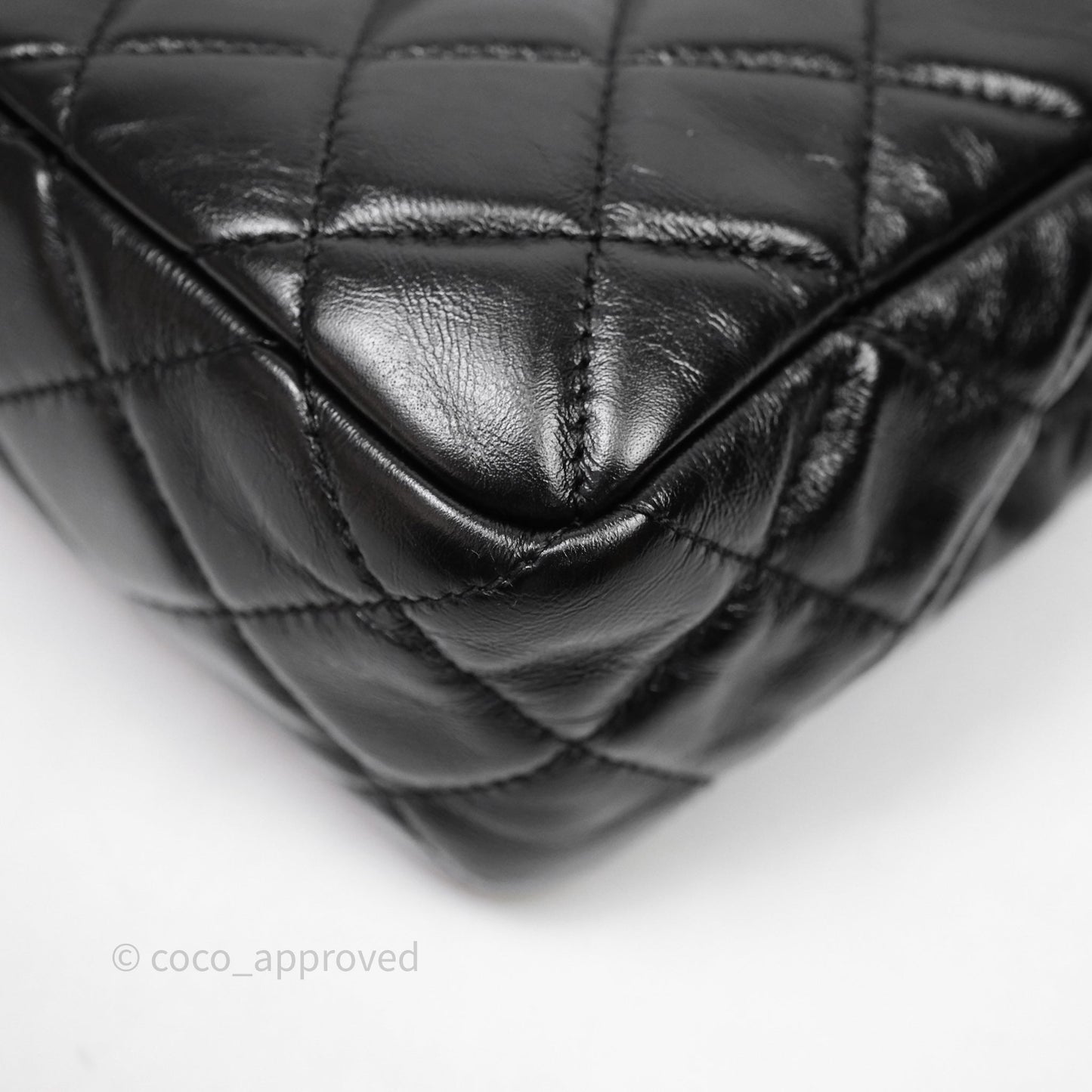 Chanel Medium Wavy CC Hobo Black Shiny Crumpled Calfskin Aged Gold Hardware