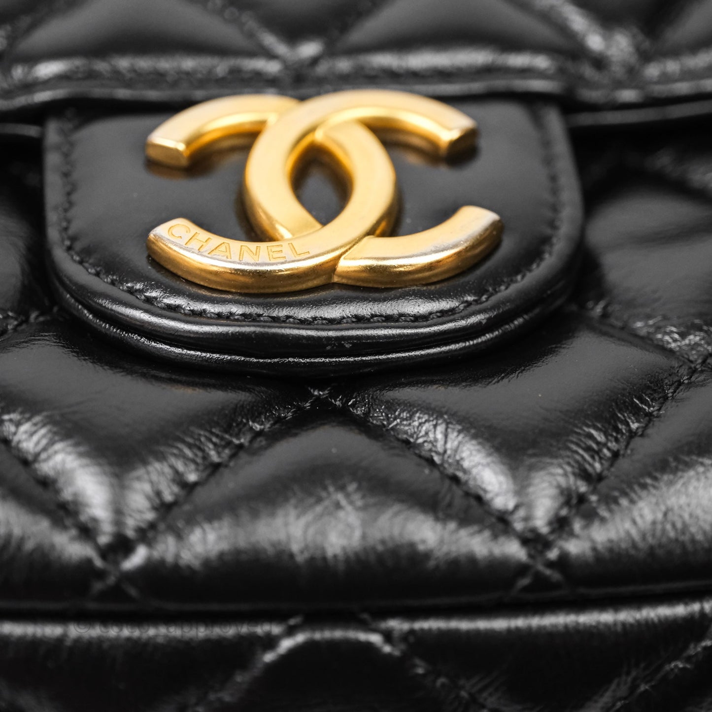 Chanel Medium Wavy CC Hobo Black Shiny Crumpled Calfskin Aged Gold Hardware