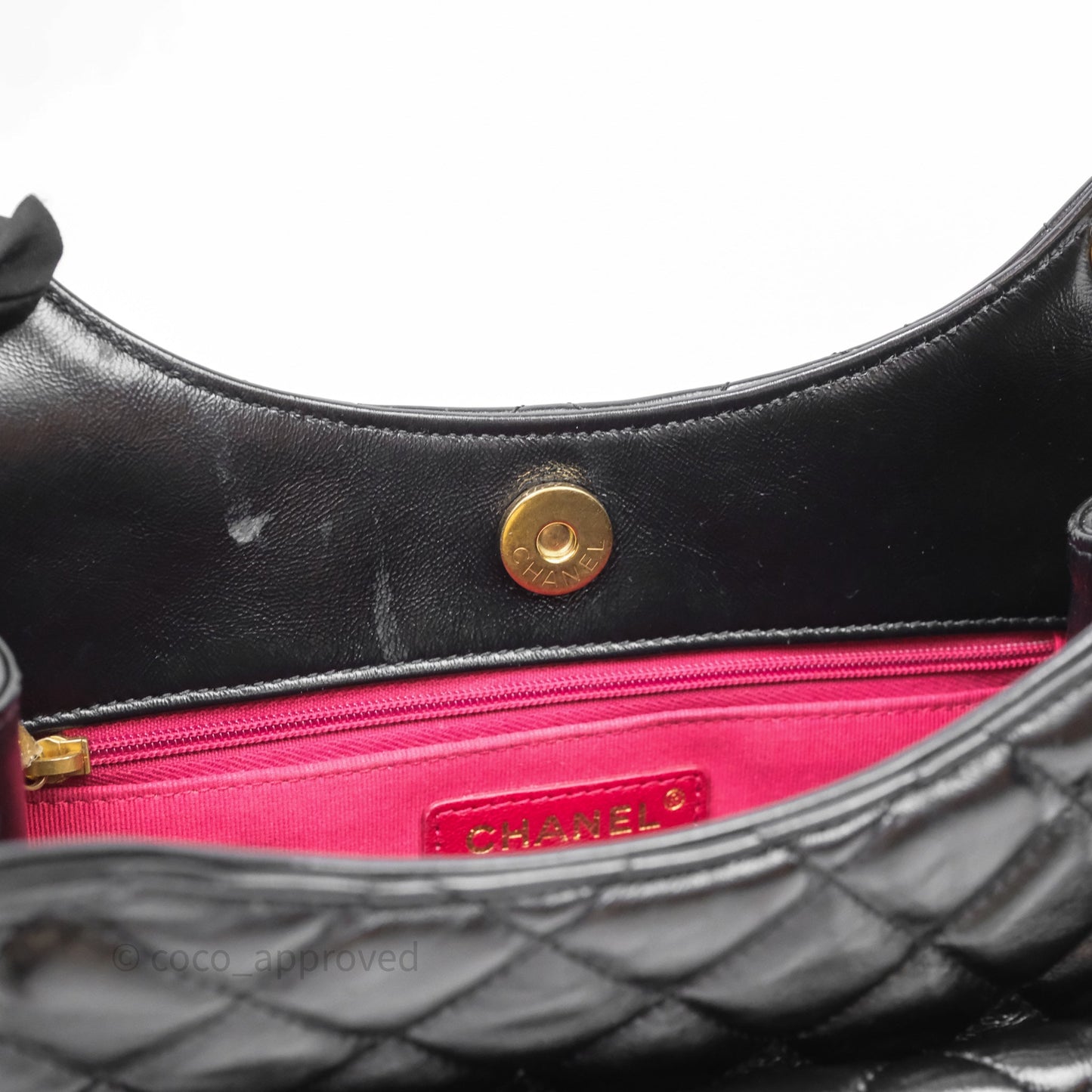 Chanel Medium Wavy CC Hobo Black Shiny Crumpled Calfskin Aged Gold Hardware