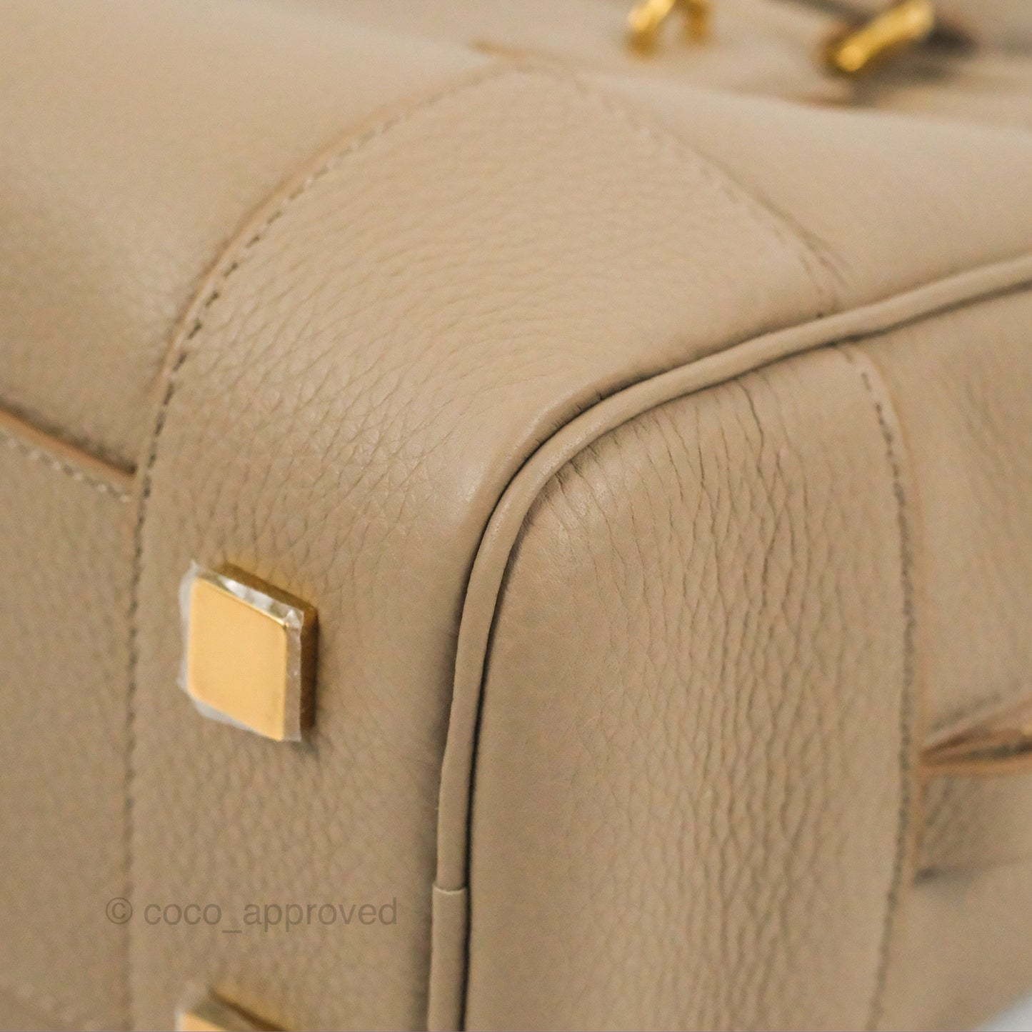 Loewe Amazona 23 Bag Sand Soft Grained Calfskin