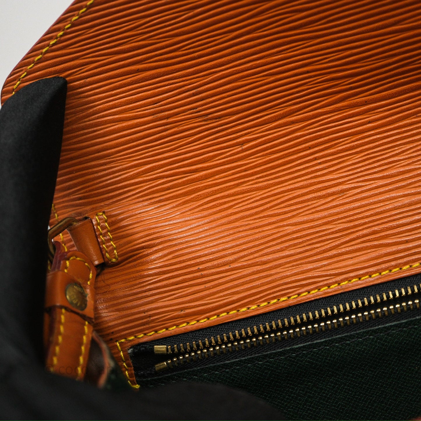 Louis Vuitton Epi Dragonne Clutch Brown Gold Hardware