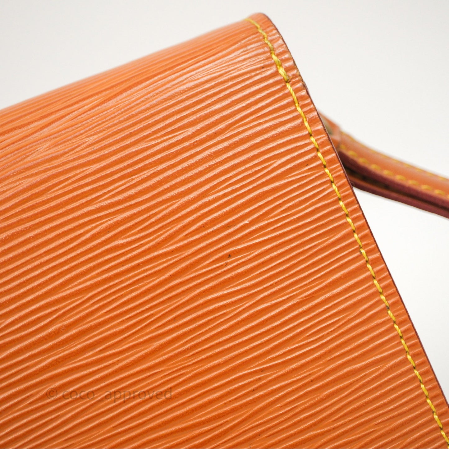 Louis Vuitton Epi Dragonne Clutch Brown Gold Hardware