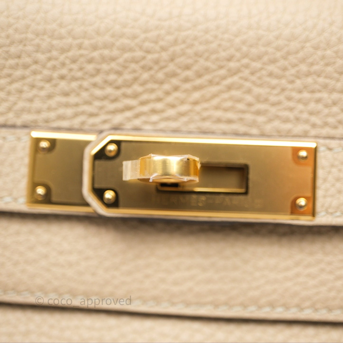 Hermè Kelly 28 Trench S2 Togo Gold Hardware