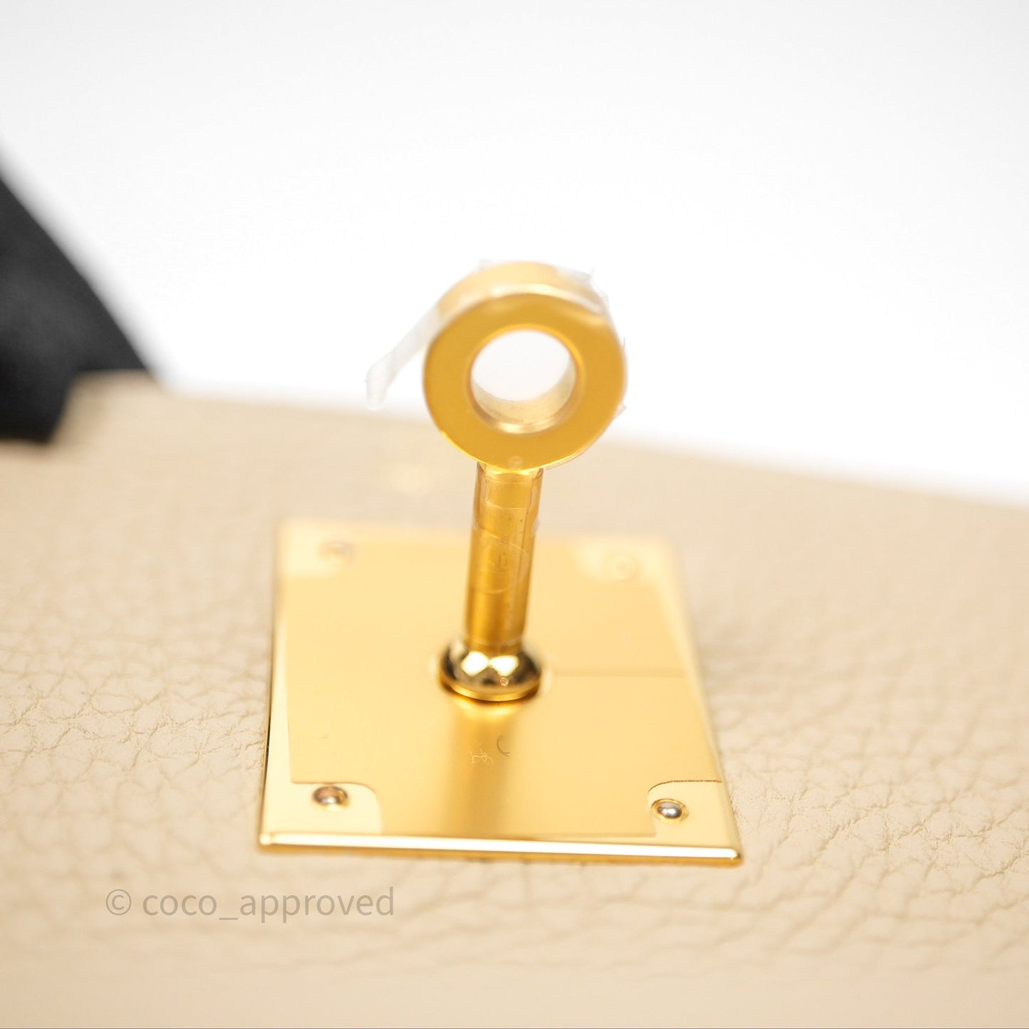Hermè Kelly 28 Trench S2 Togo Gold Hardware