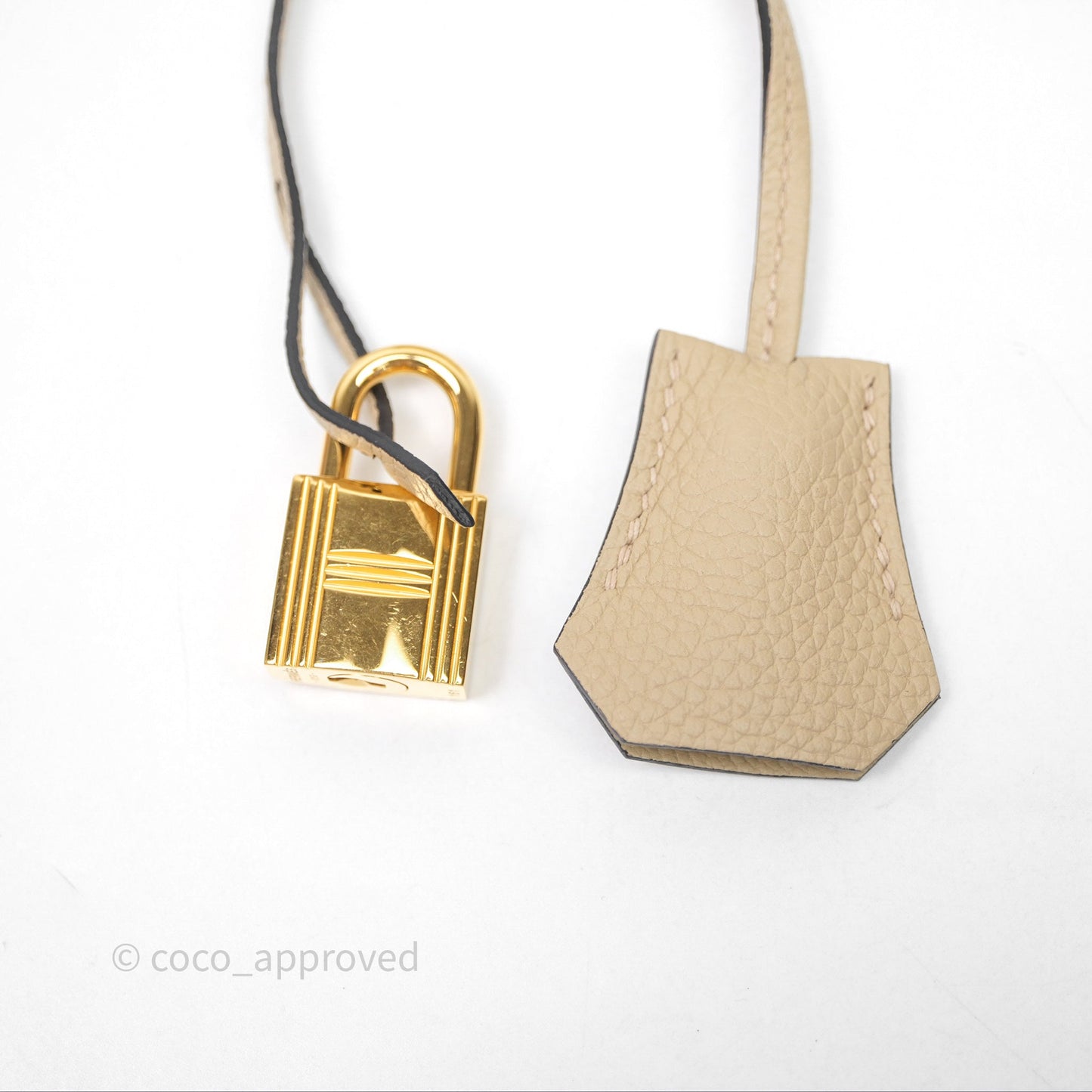 Hermè Kelly 28 Trench S2 Togo Gold Hardware