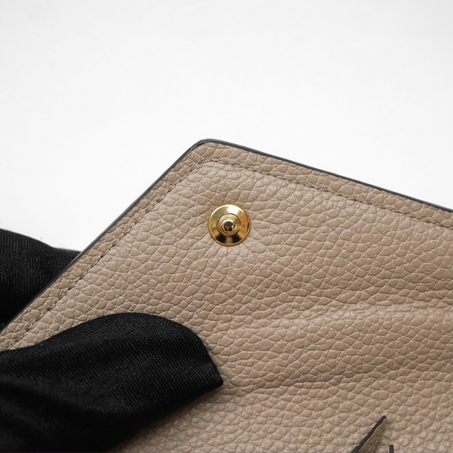 Louis Vuitton Victorine Wallet Monogram Empreinte Dove/Cream