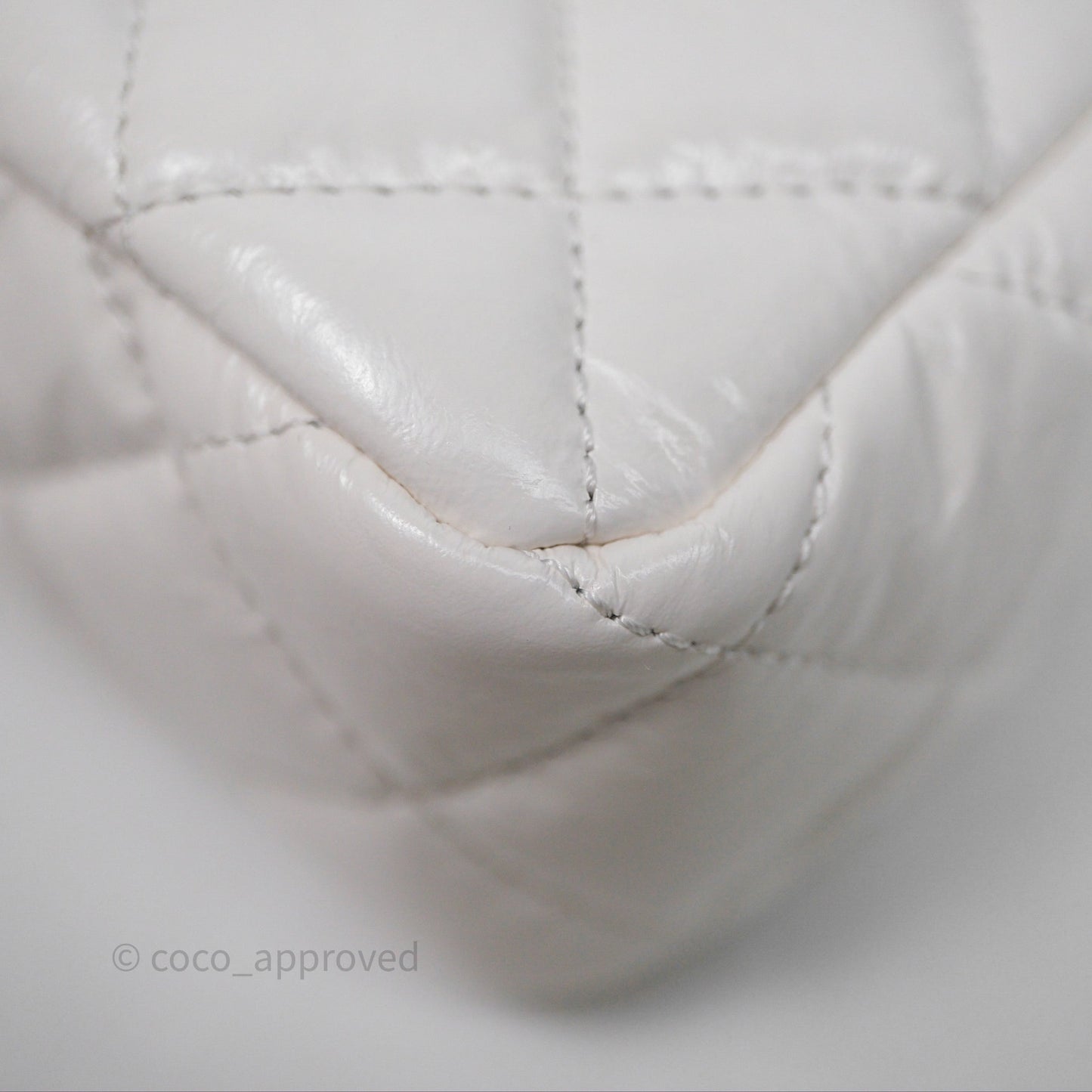 Chanel Small Wavy CC Hobo White Shiny Crumpled Calfskin Aged Gold Hardware
