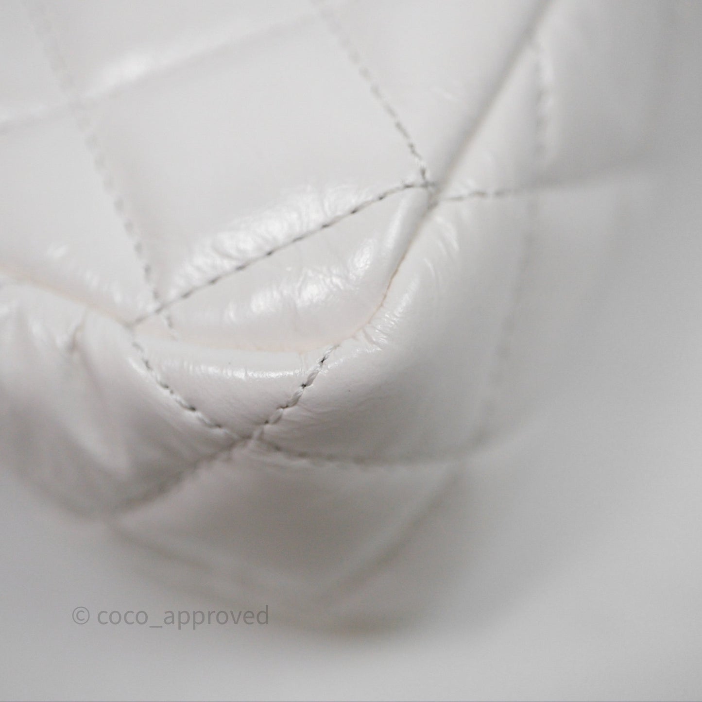 Chanel Small Wavy CC Hobo White Shiny Crumpled Calfskin Aged Gold Hardware