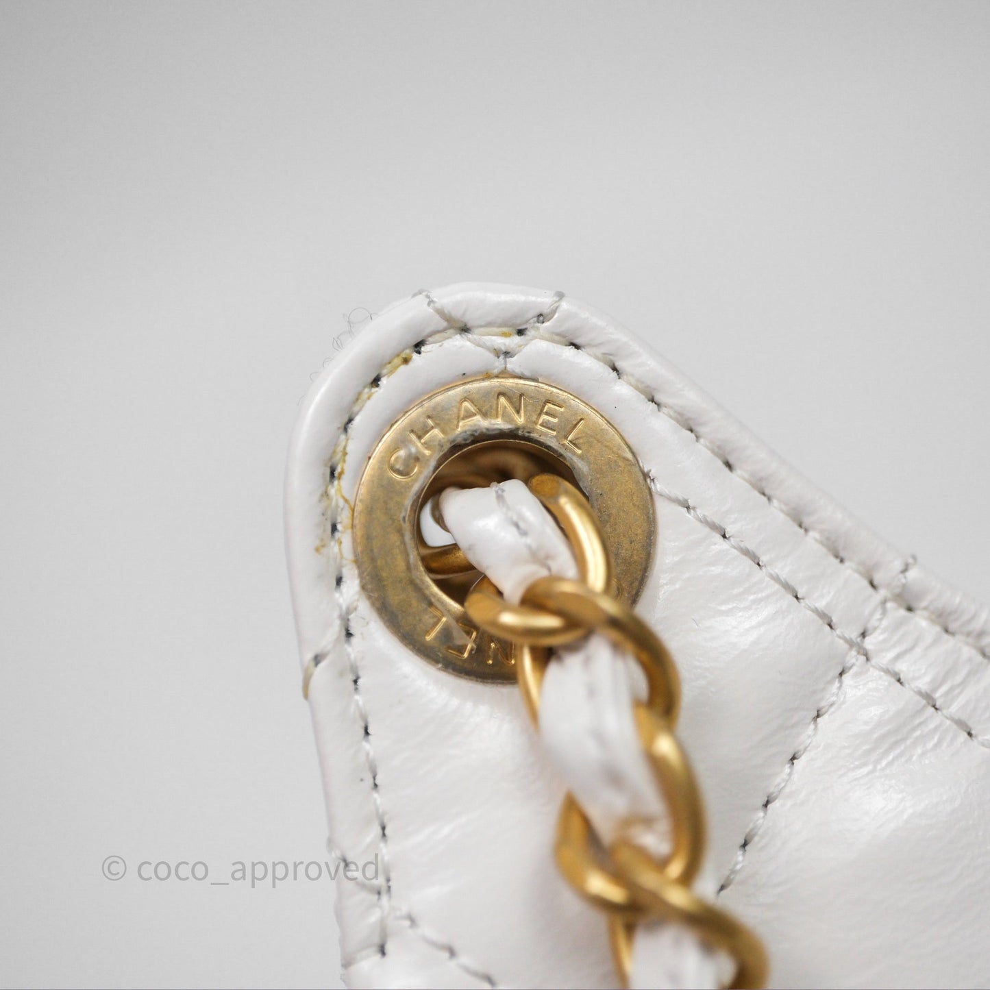 Chanel Small Wavy CC Hobo White Shiny Crumpled Calfskin Aged Gold Hardware