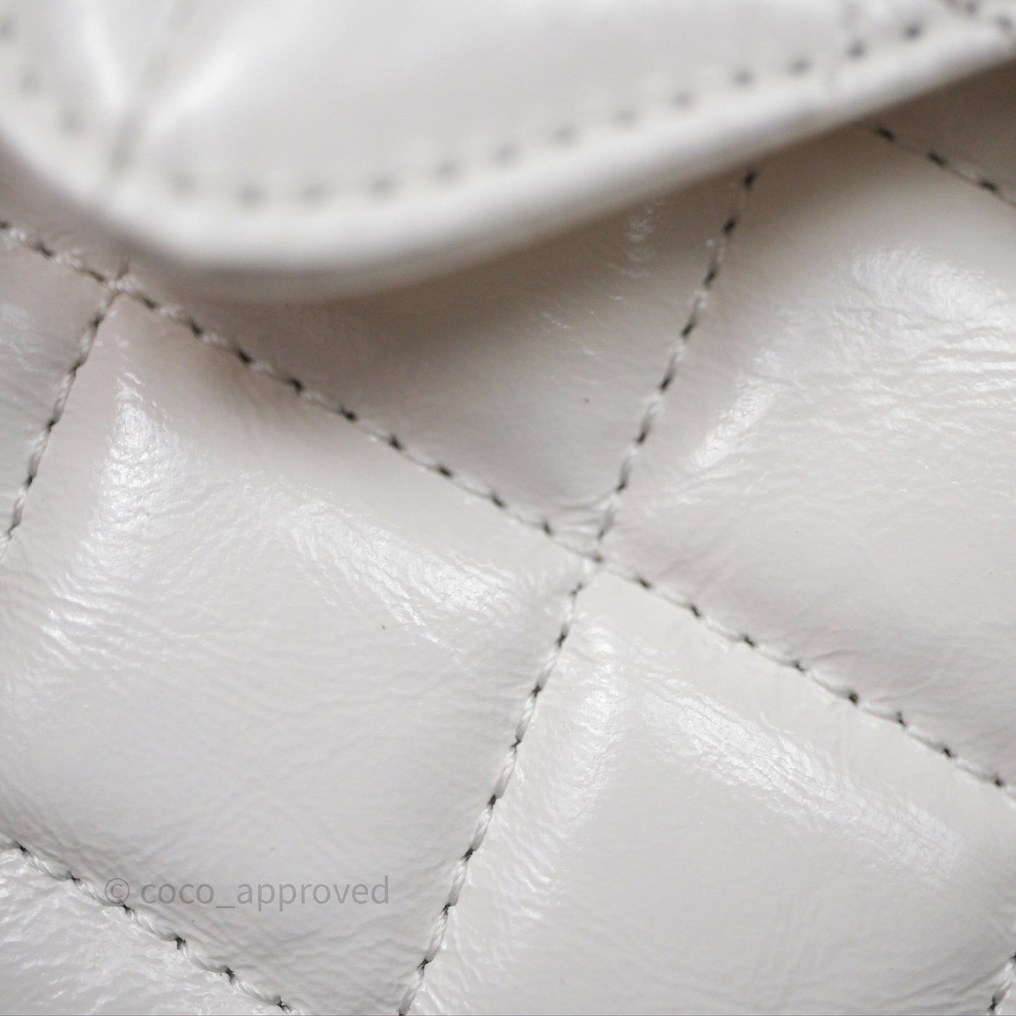 Chanel Small Wavy CC Hobo White Shiny Crumpled Calfskin Aged Gold Hardware