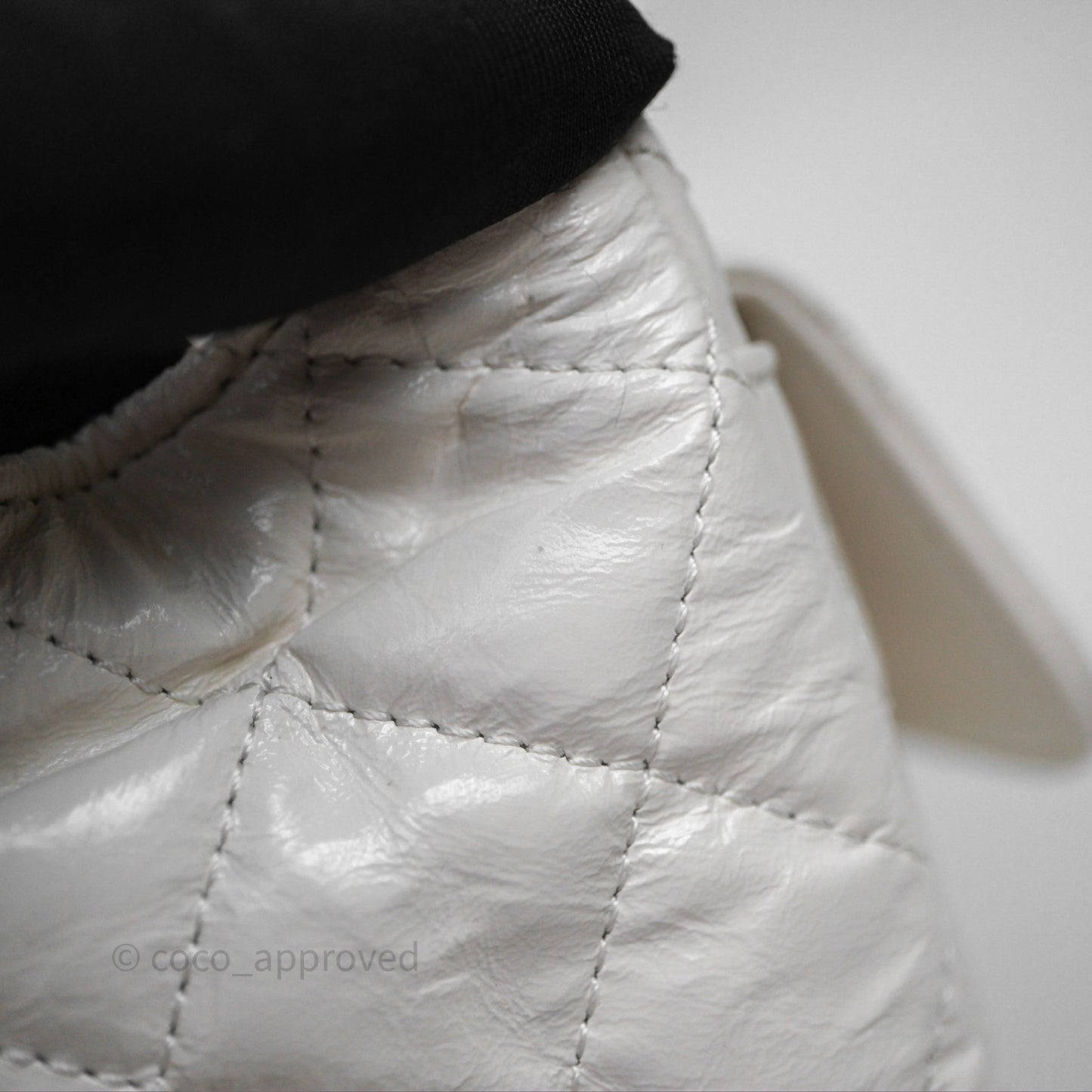 Chanel Small Wavy CC Hobo White Shiny Crumpled Calfskin Aged Gold Hardware
