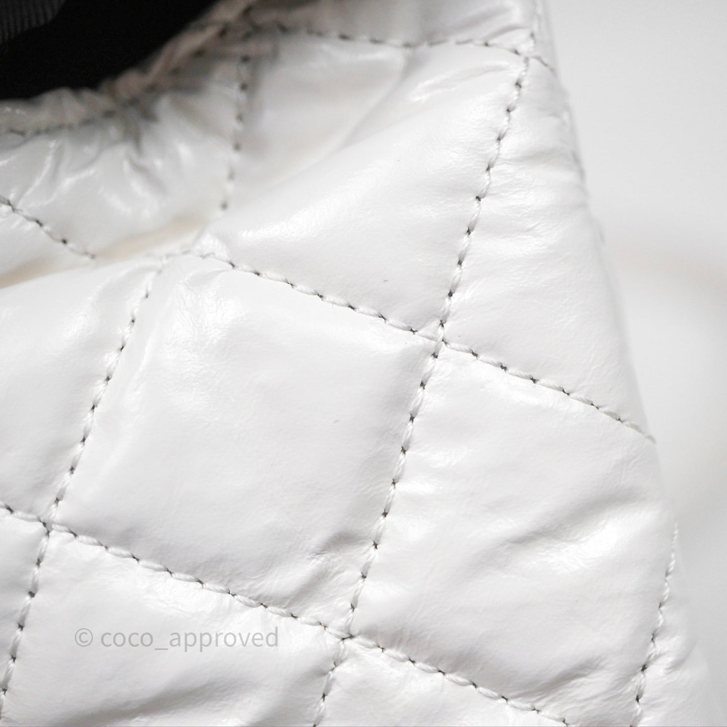 Chanel Small Wavy CC Hobo White Shiny Crumpled Calfskin Aged Gold Hardware