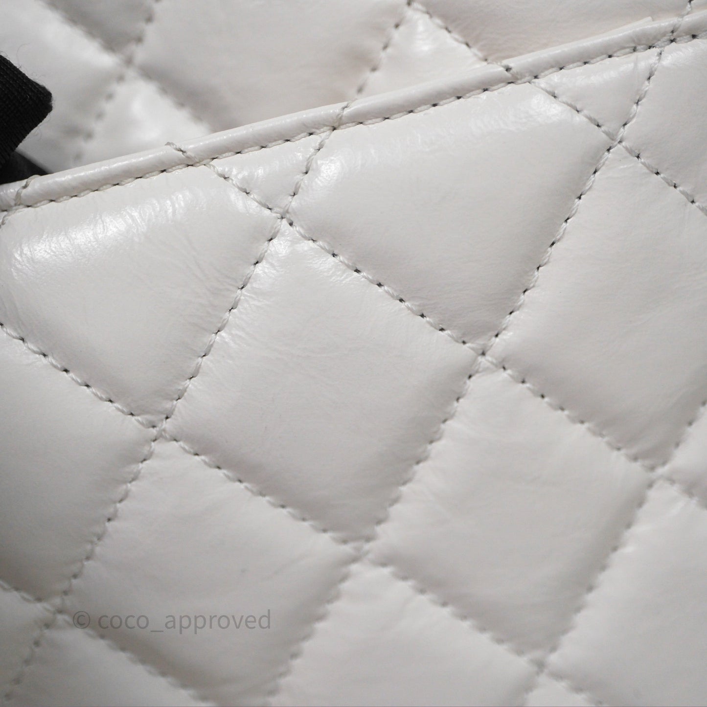 Chanel Small Wavy CC Hobo White Shiny Crumpled Calfskin Aged Gold Hardware