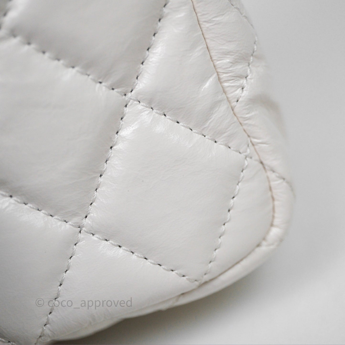 Chanel Small Wavy CC Hobo White Shiny Crumpled Calfskin Aged Gold Hardware