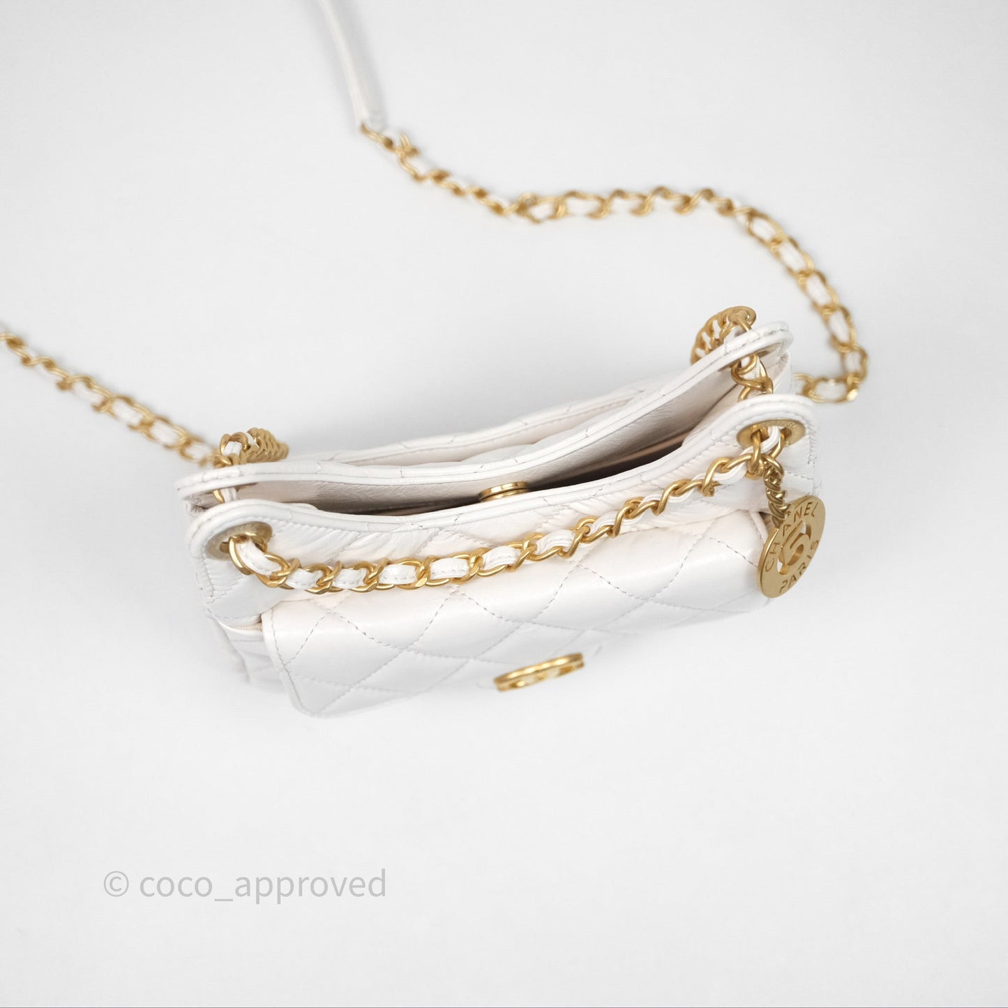 Chanel Small Wavy CC Hobo White Shiny Crumpled Calfskin Aged Gold Hardware