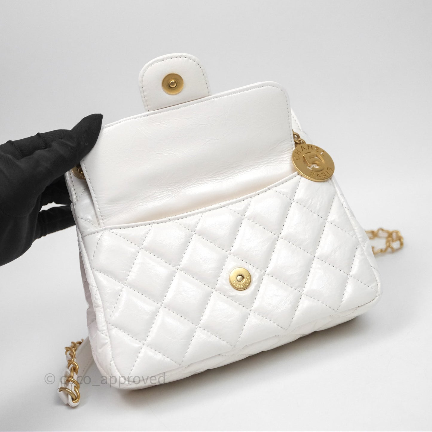 Chanel Small Wavy CC Hobo White Shiny Crumpled Calfskin Aged Gold Hardware