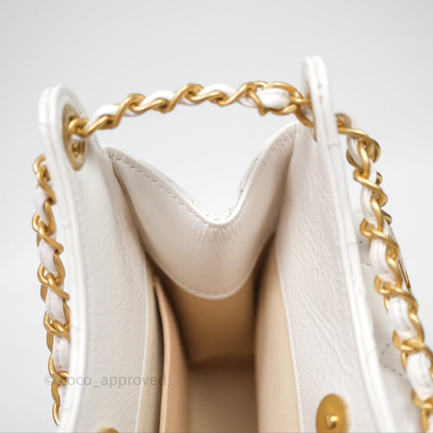 Chanel Small Wavy CC Hobo White Shiny Crumpled Calfskin Aged Gold Hardware