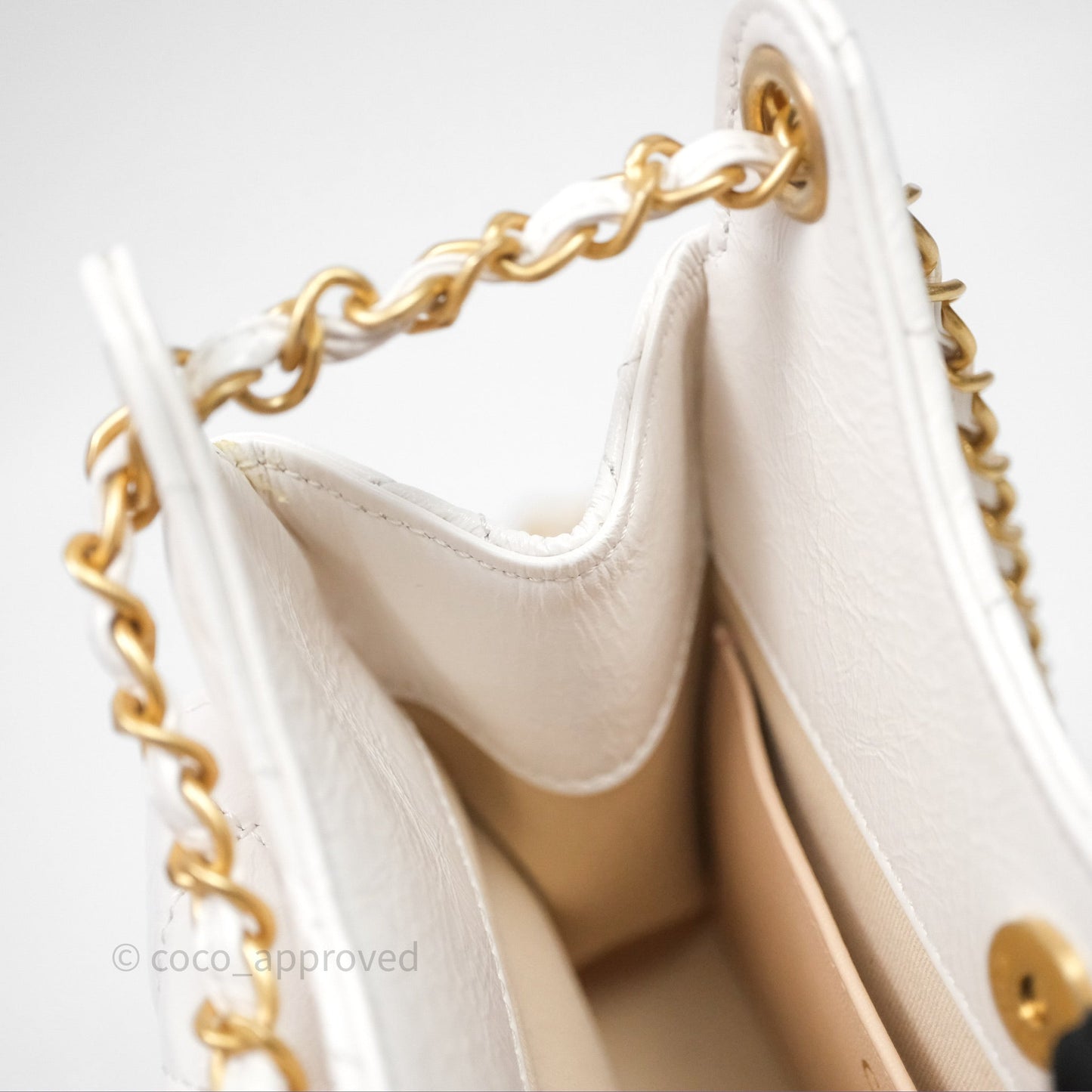 Chanel Small Wavy CC Hobo White Shiny Crumpled Calfskin Aged Gold Hardware