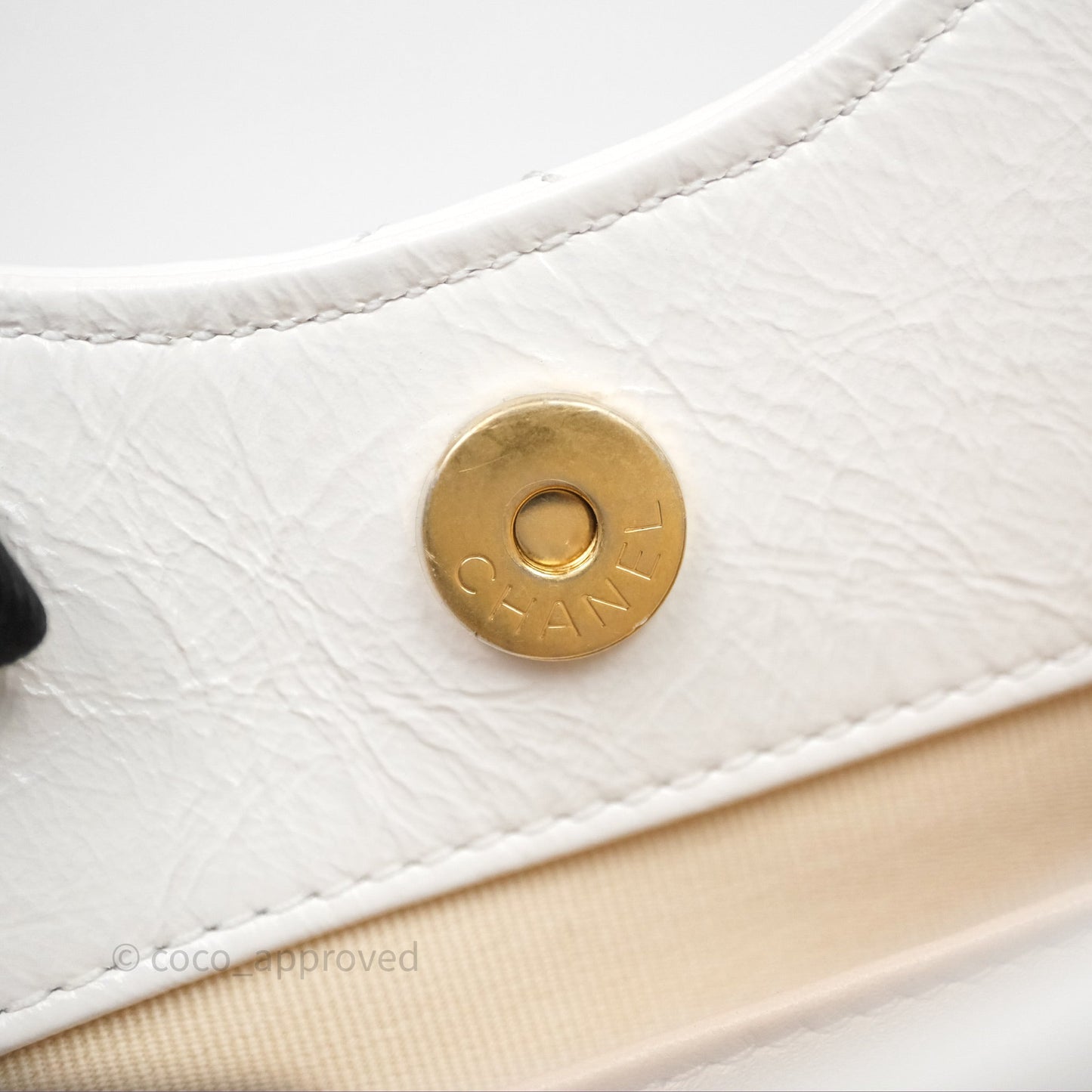 Chanel Small Wavy CC Hobo White Shiny Crumpled Calfskin Aged Gold Hardware