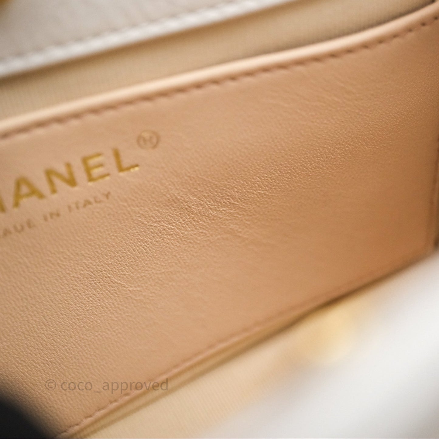 Chanel Small Wavy CC Hobo White Shiny Crumpled Calfskin Aged Gold Hardware