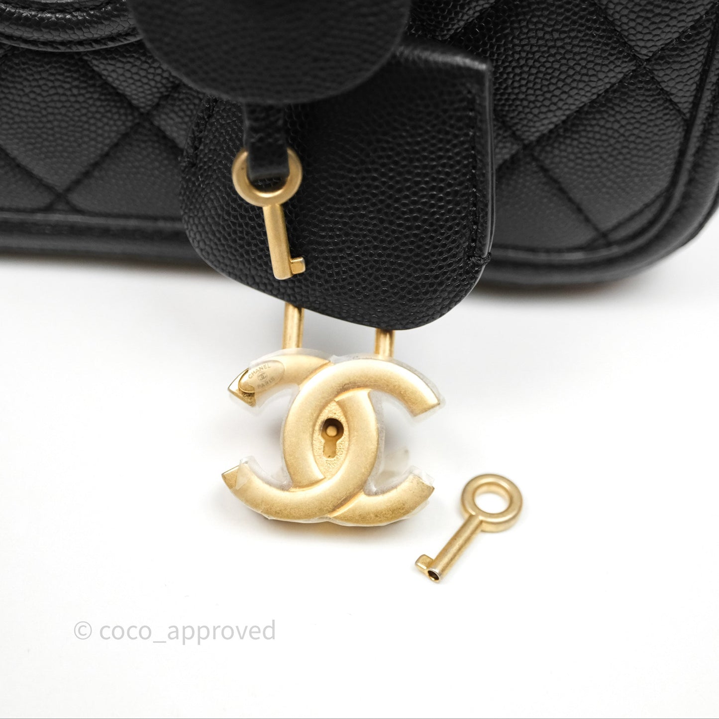 Chanel Quilted Medium CC Filigree Vanity Case Black Caviar Aged Gold Hardware