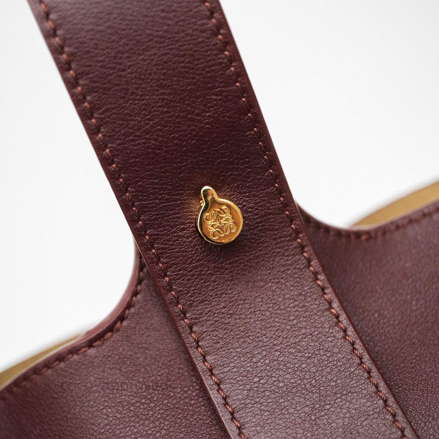 Loewe Mini Pebble Bucket in Smooth Calfskin Dark Burgundy