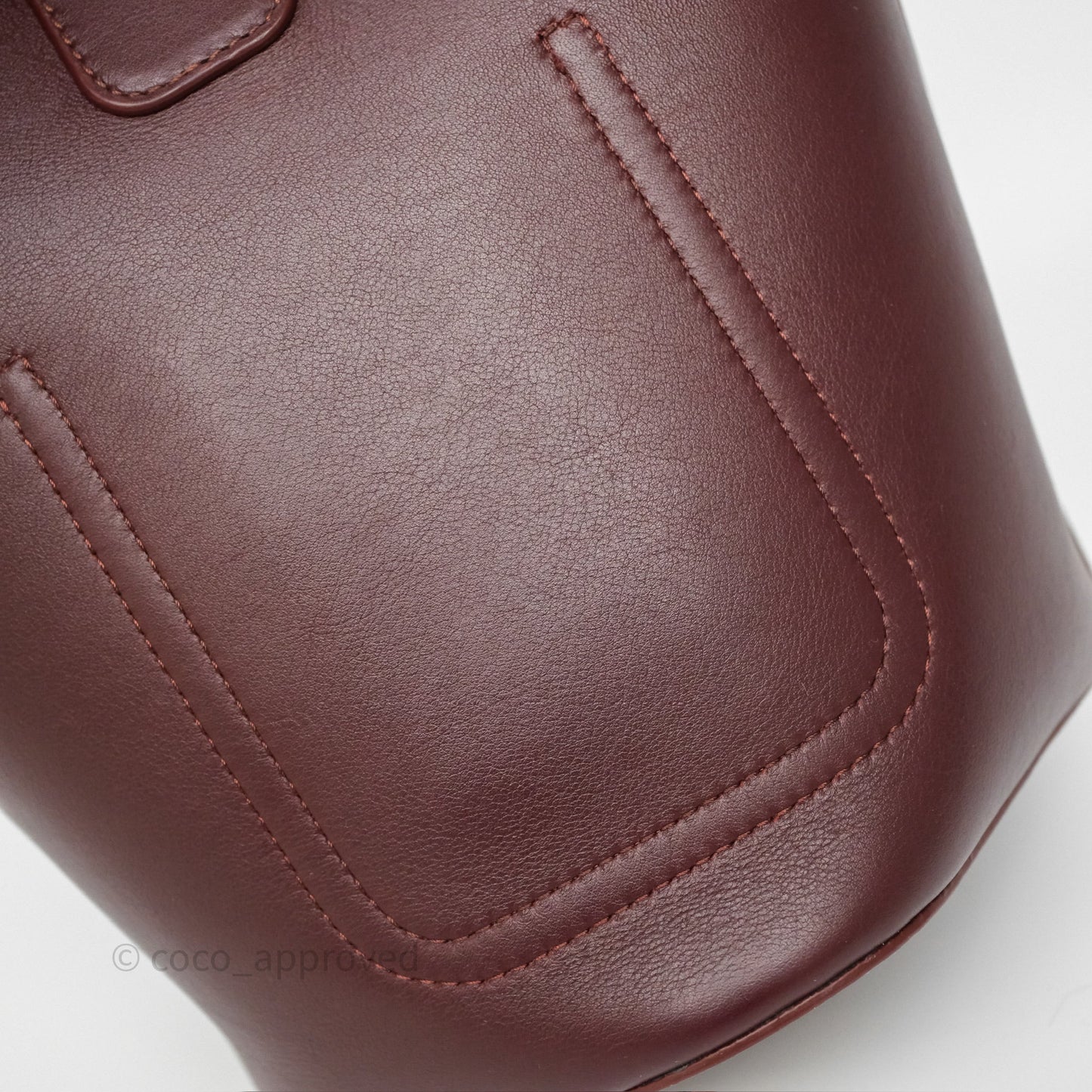 Loewe Mini Pebble Bucket in Smooth Calfskin Dark Burgundy