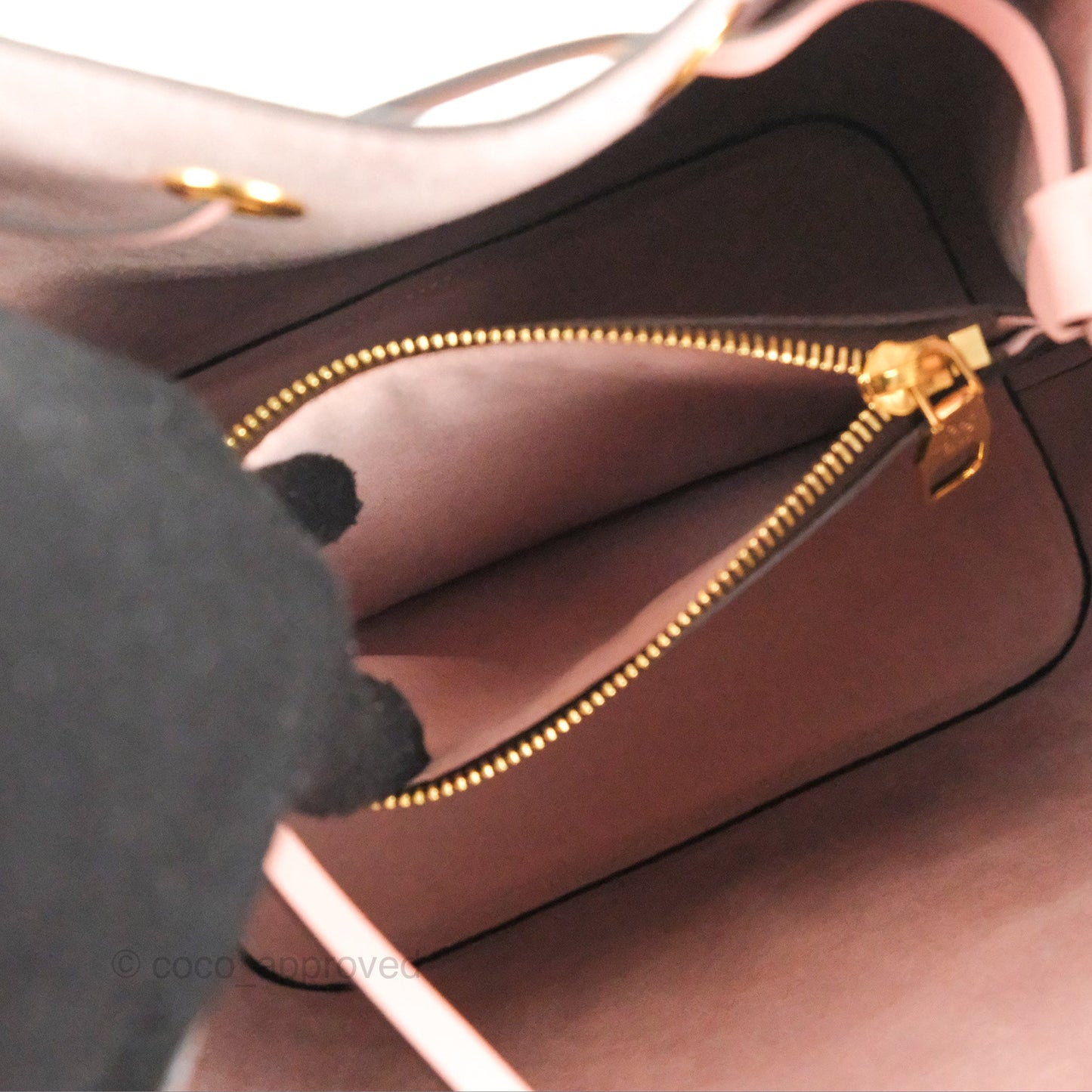 Louis Vuitton Neonoe Bucket Bag MM Monogram Canvas Rose Poudre