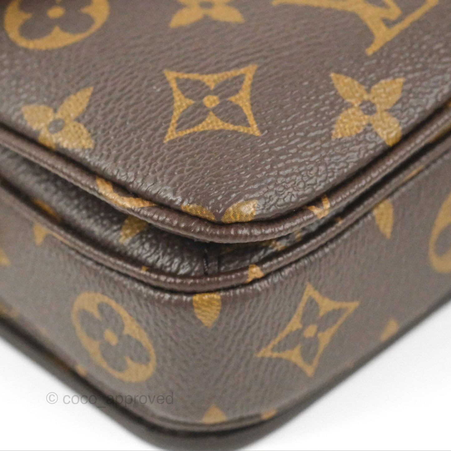 Louis Vuitton Pochette Métis East West Monogram Canvas