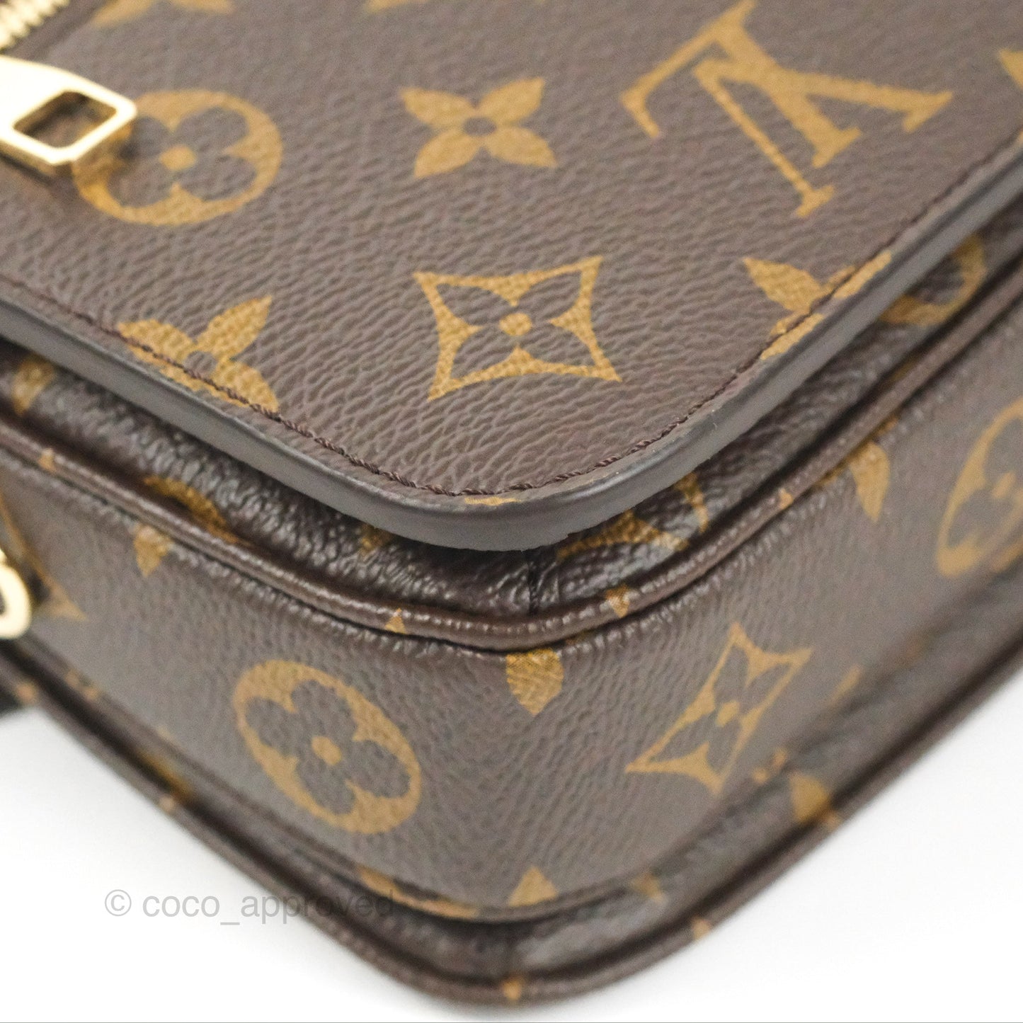 Louis Vuitton Pochette Métis East West Monogram Canvas