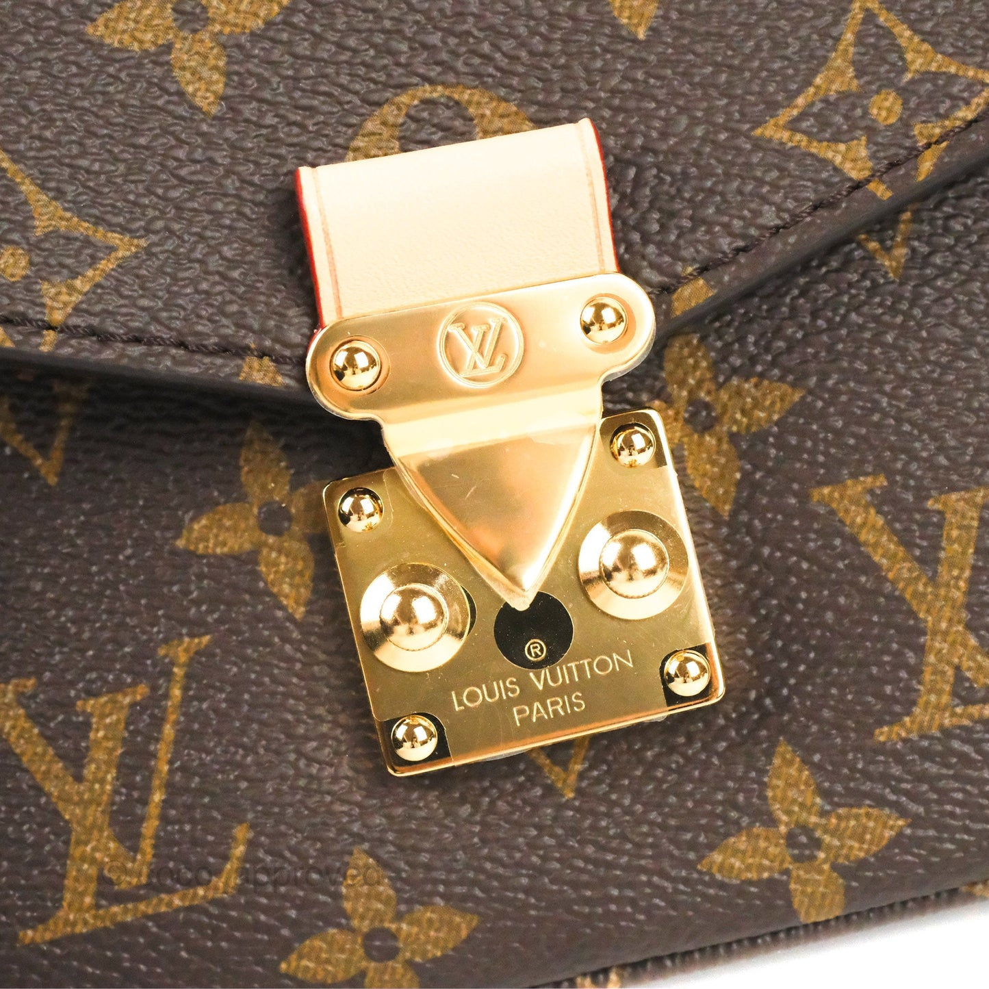 Louis Vuitton Pochette Métis East West Monogram Canvas