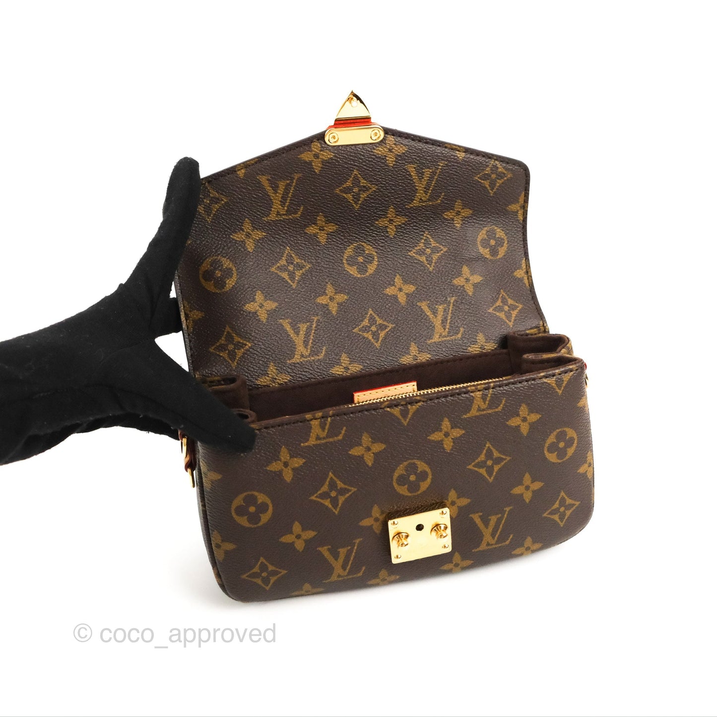 Louis Vuitton Pochette Métis East West Monogram Canvas