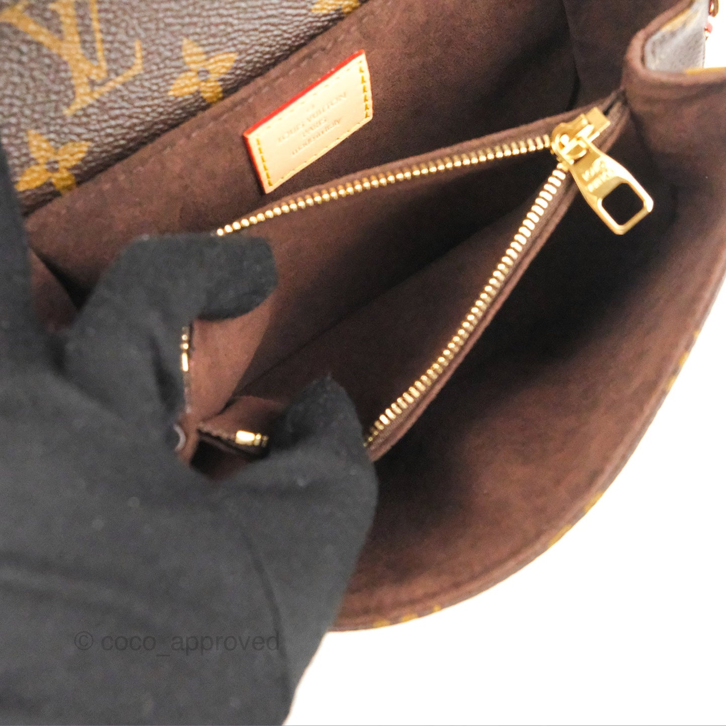 Louis Vuitton Pochette Métis East West Monogram Canvas