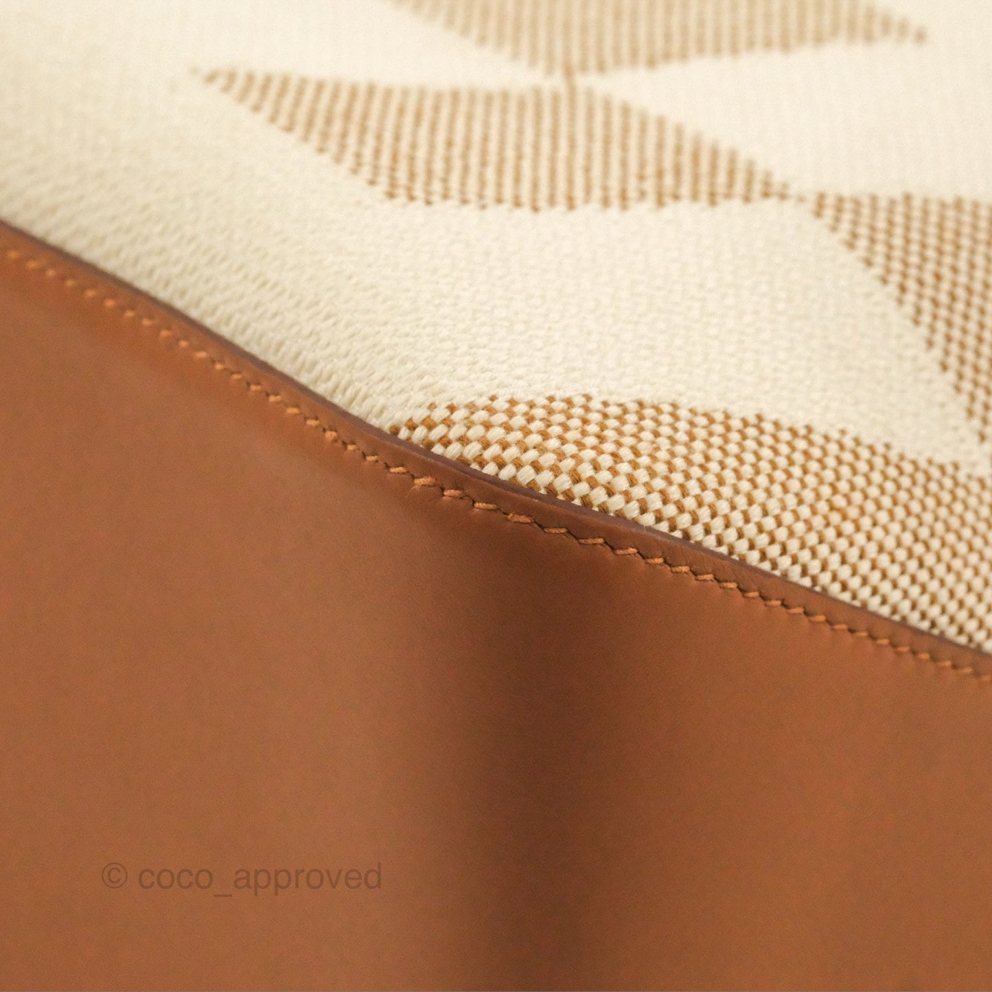 Hermès Cabas H en Biais 40 Bag Écru / Naturel / Gold H Canvas