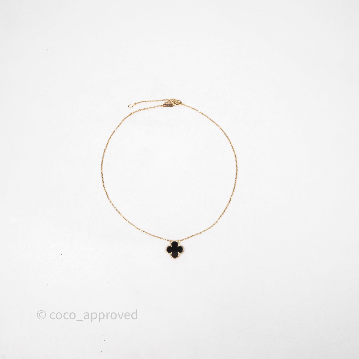 Van Cleef & Arpels Vintage Alhambra Pendant Onyx 18K Yellow Gold