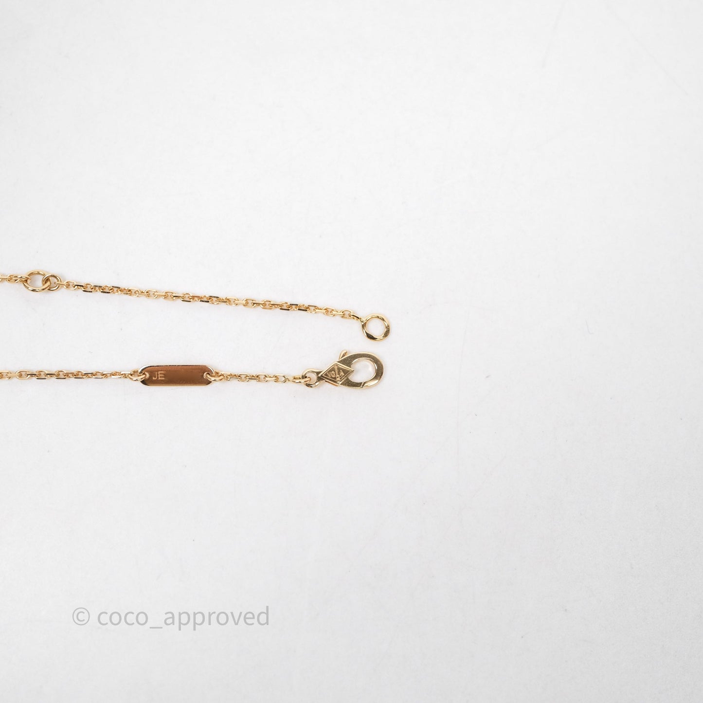 Van Cleef & Arpels Vintage Alhambra Pendant Onyx 18K Yellow Gold