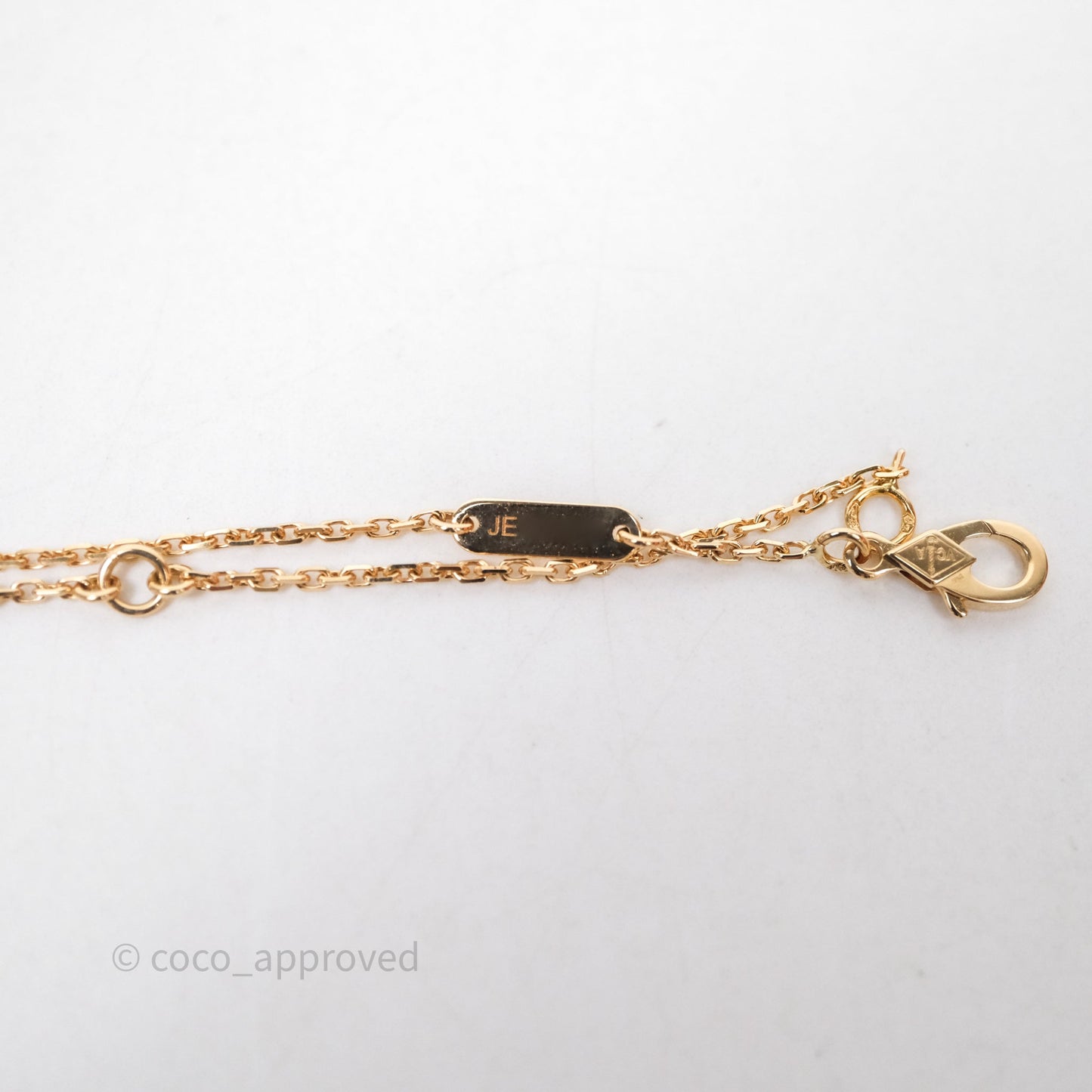 Van Cleef & Arpels Vintage Alhambra Pendant Onyx 18K Yellow Gold
