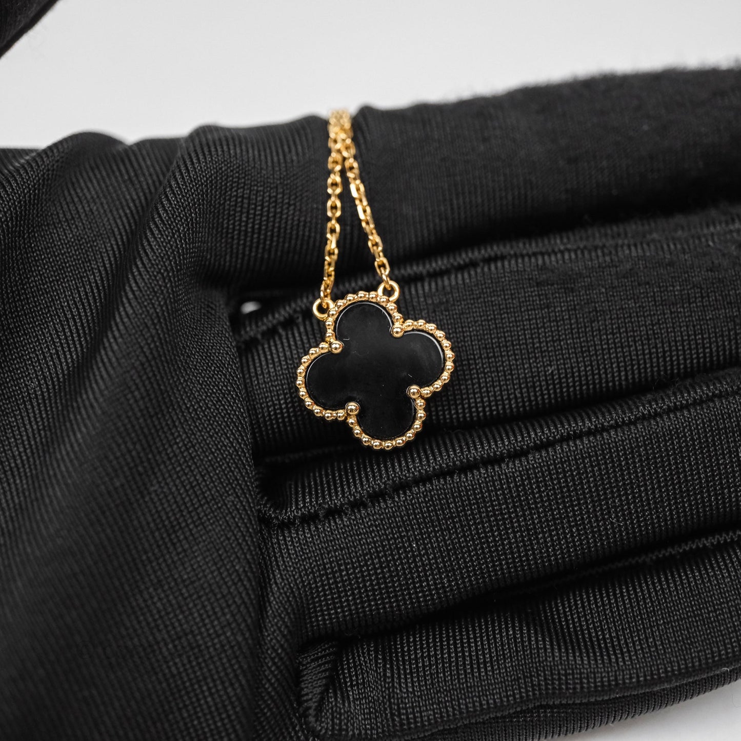 Van Cleef & Arpels Vintage Alhambra Pendant Onyx 18K Yellow Gold