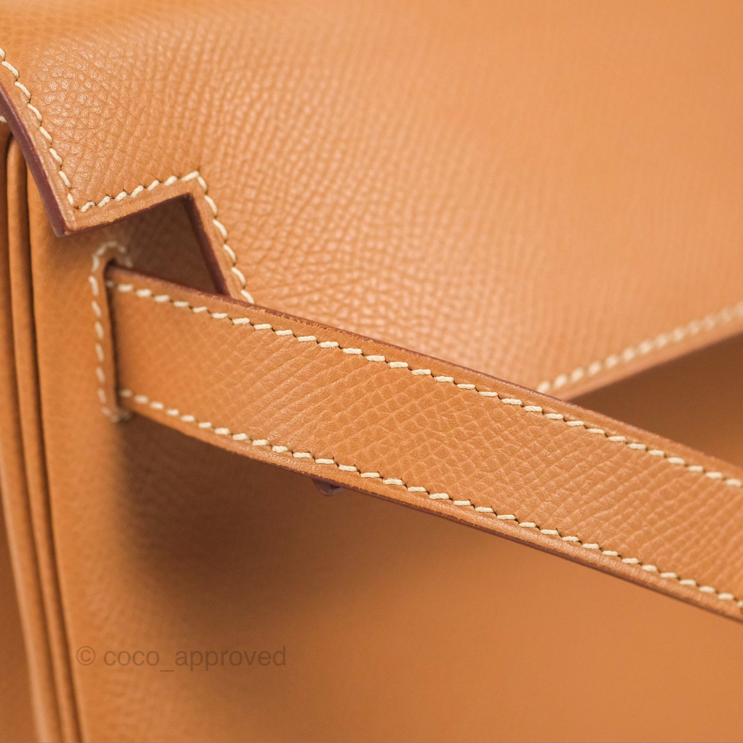 Hermès Kelly 32 Retourne Natural Epsom Gold Hardware