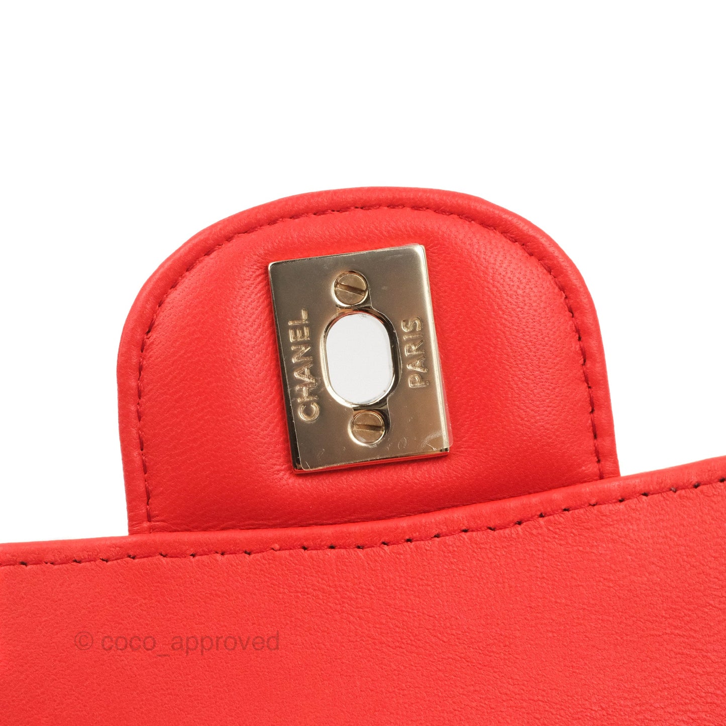 Chanel Classic M/L Medium Flap Chevron Red Lambskin Gold Hardware