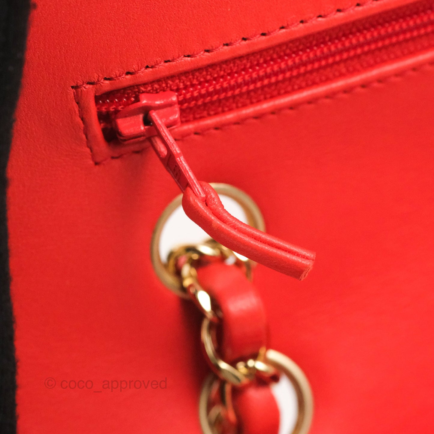 Chanel Classic M/L Medium Flap Chevron Red Lambskin Gold Hardware