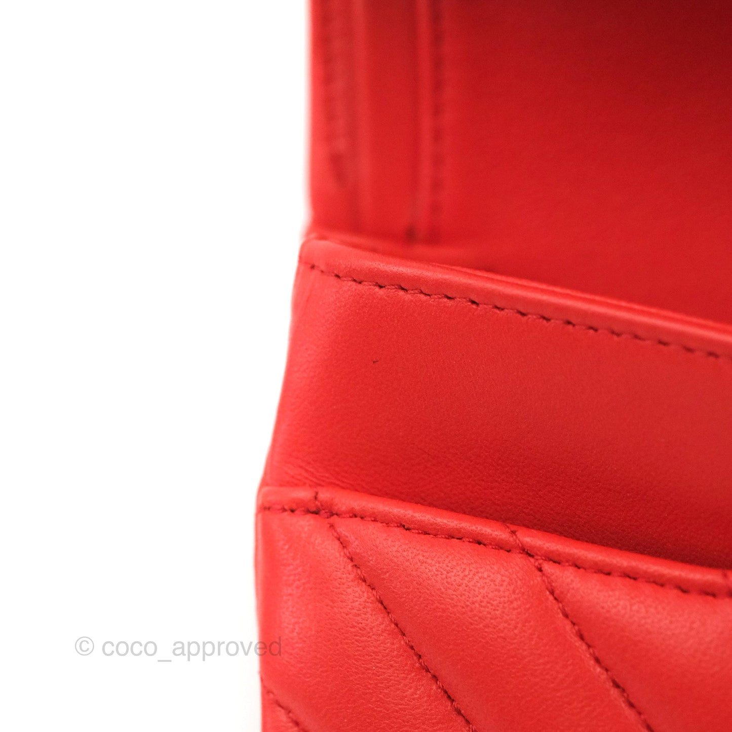Chanel Classic M/L Medium Flap Chevron Red Lambskin Gold Hardware