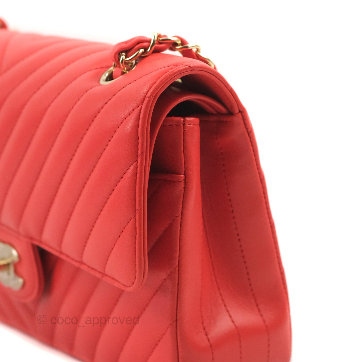 Chanel Classic M/L Medium Flap Chevron Red Lambskin Gold Hardware